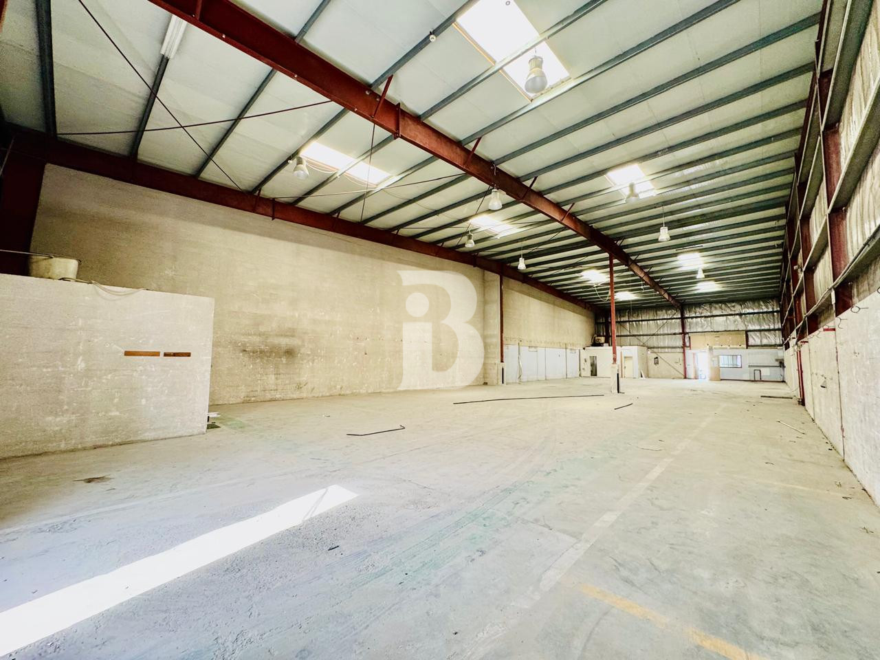 RETAIL WAREHOUSE CONCEPT | PRIME LOCATION