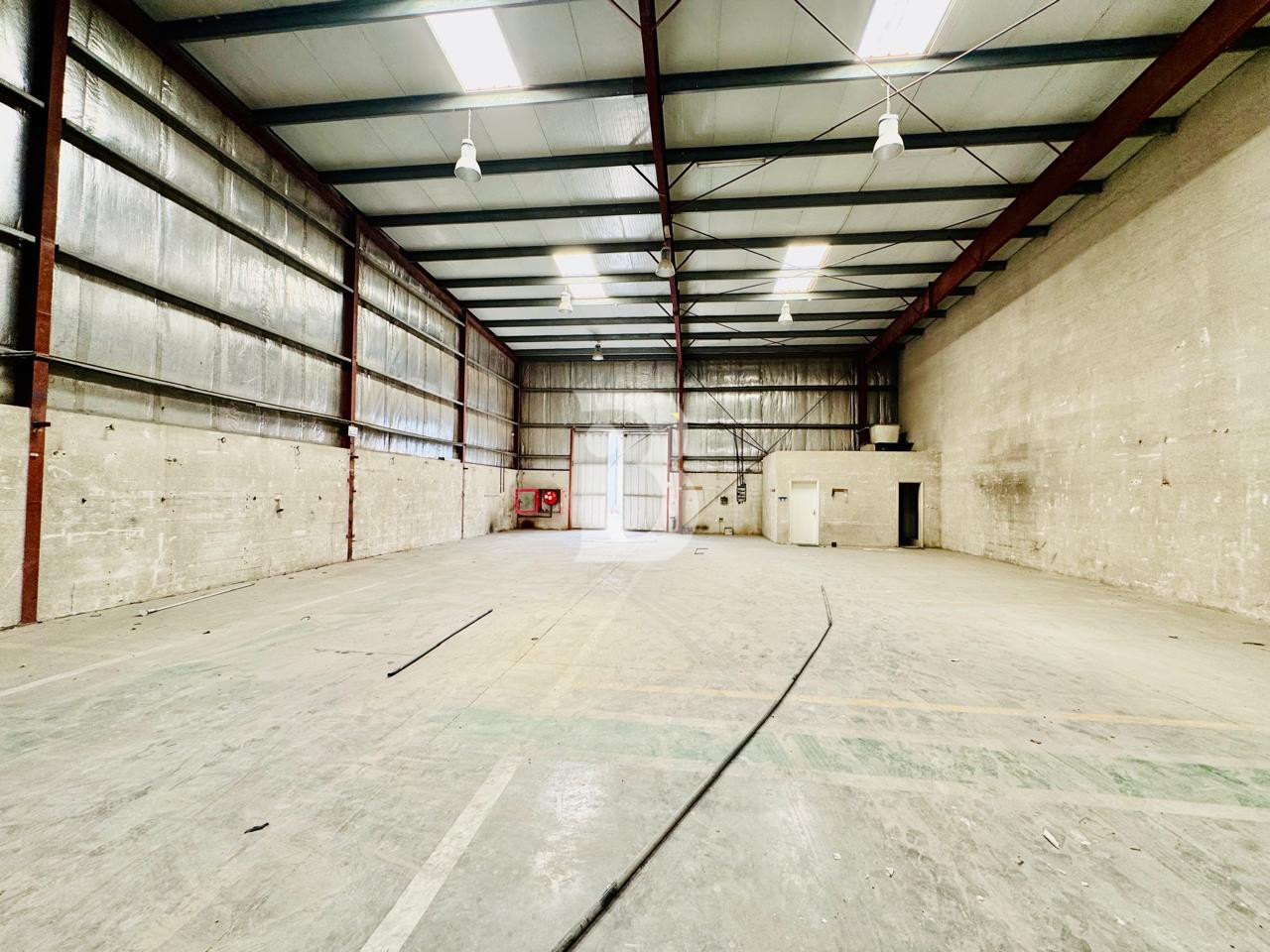 RETAIL WAREHOUSE CONCEPT | PRIME LOCATION