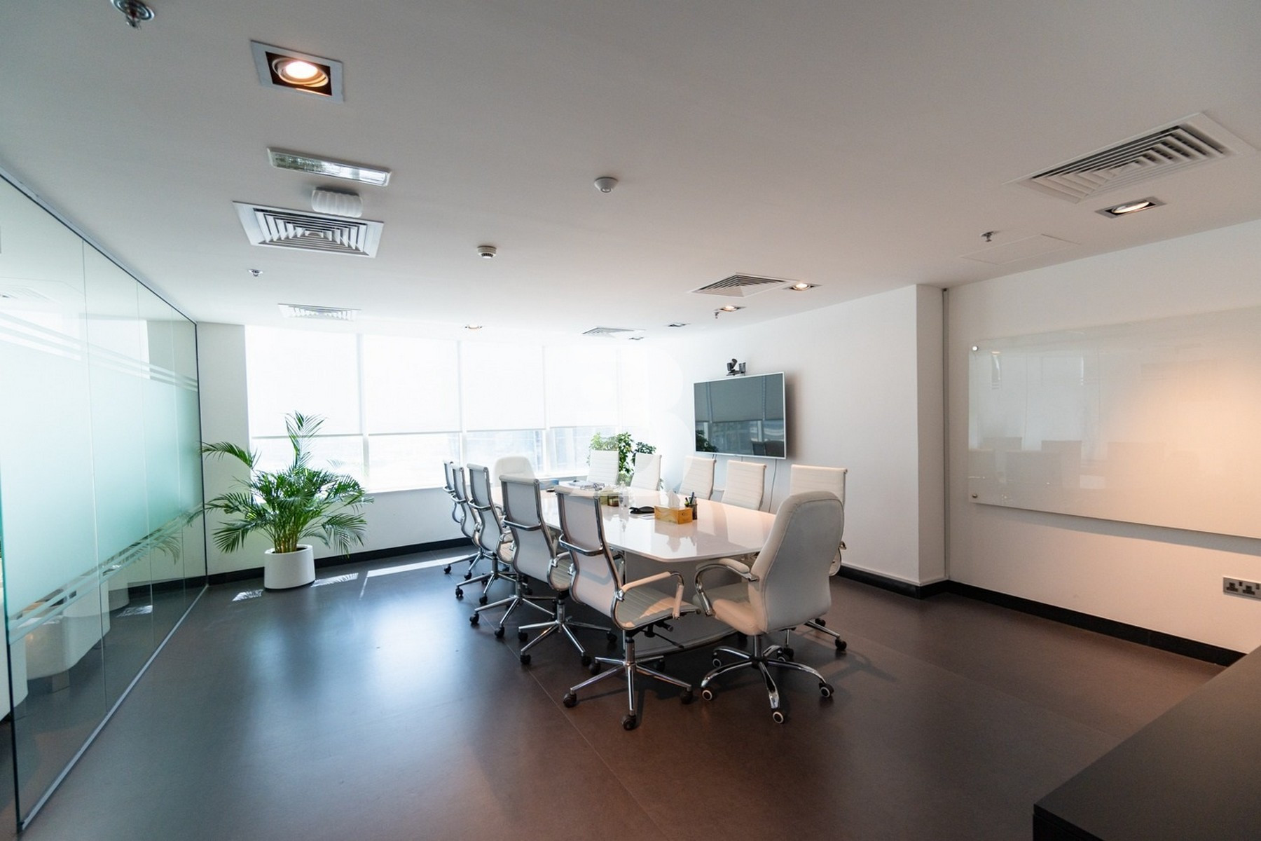 Furnished Office | 3 parking bays | Canal view