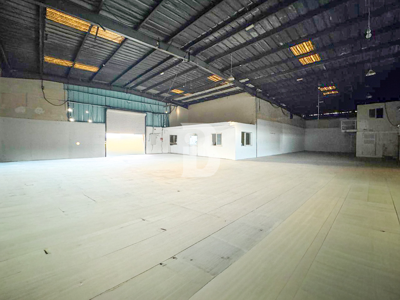 Vacant for Rent in Prime Road-Facing Location