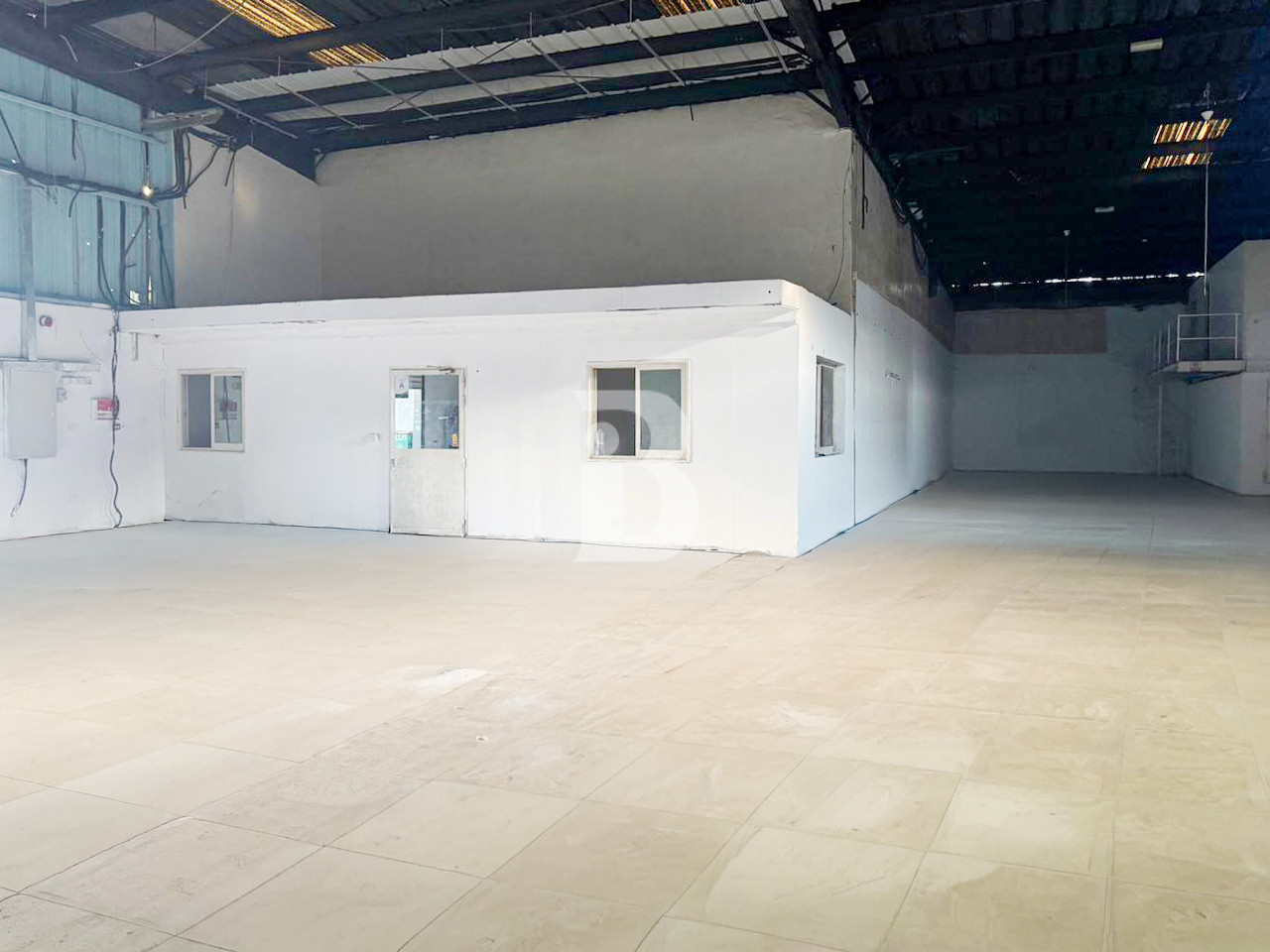 Vacant for Rent in Prime Road-Facing Location