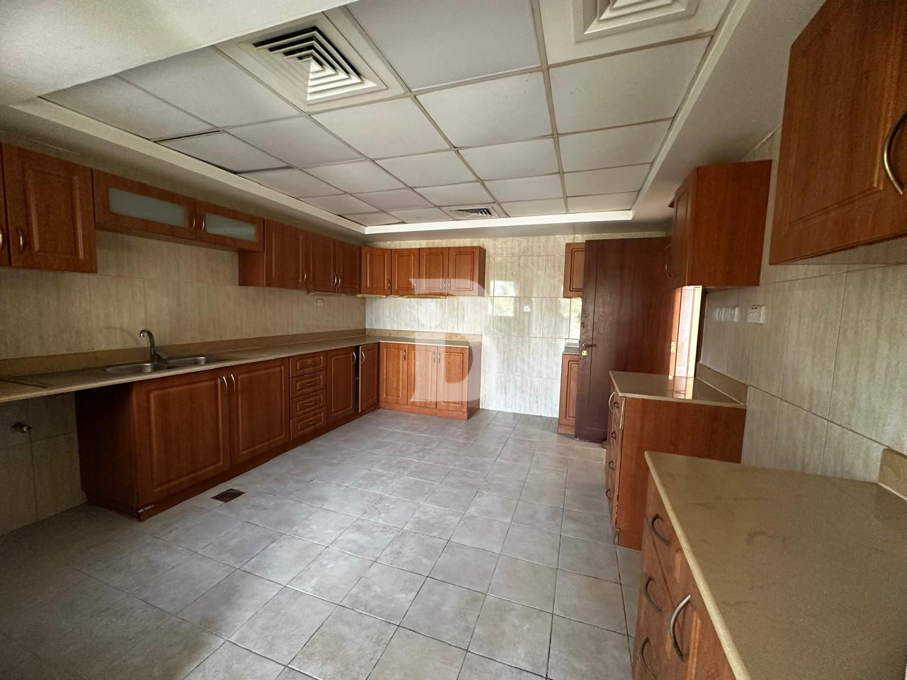 3-Storey Villa|5 Bed|Private Pool|Prime Living