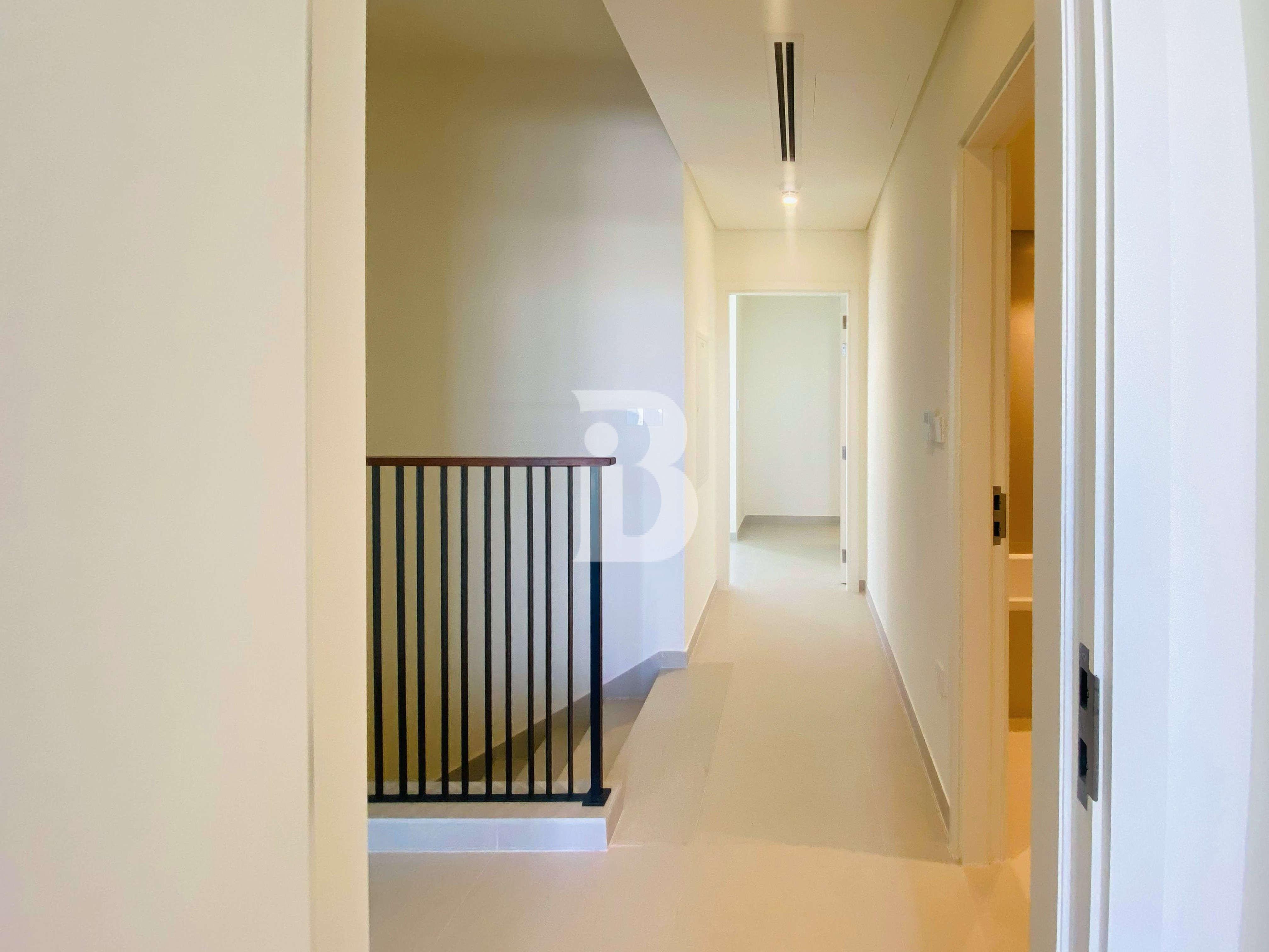 READY TO MOVE | LANDSCAPED | CLOSE TO AMENITIES