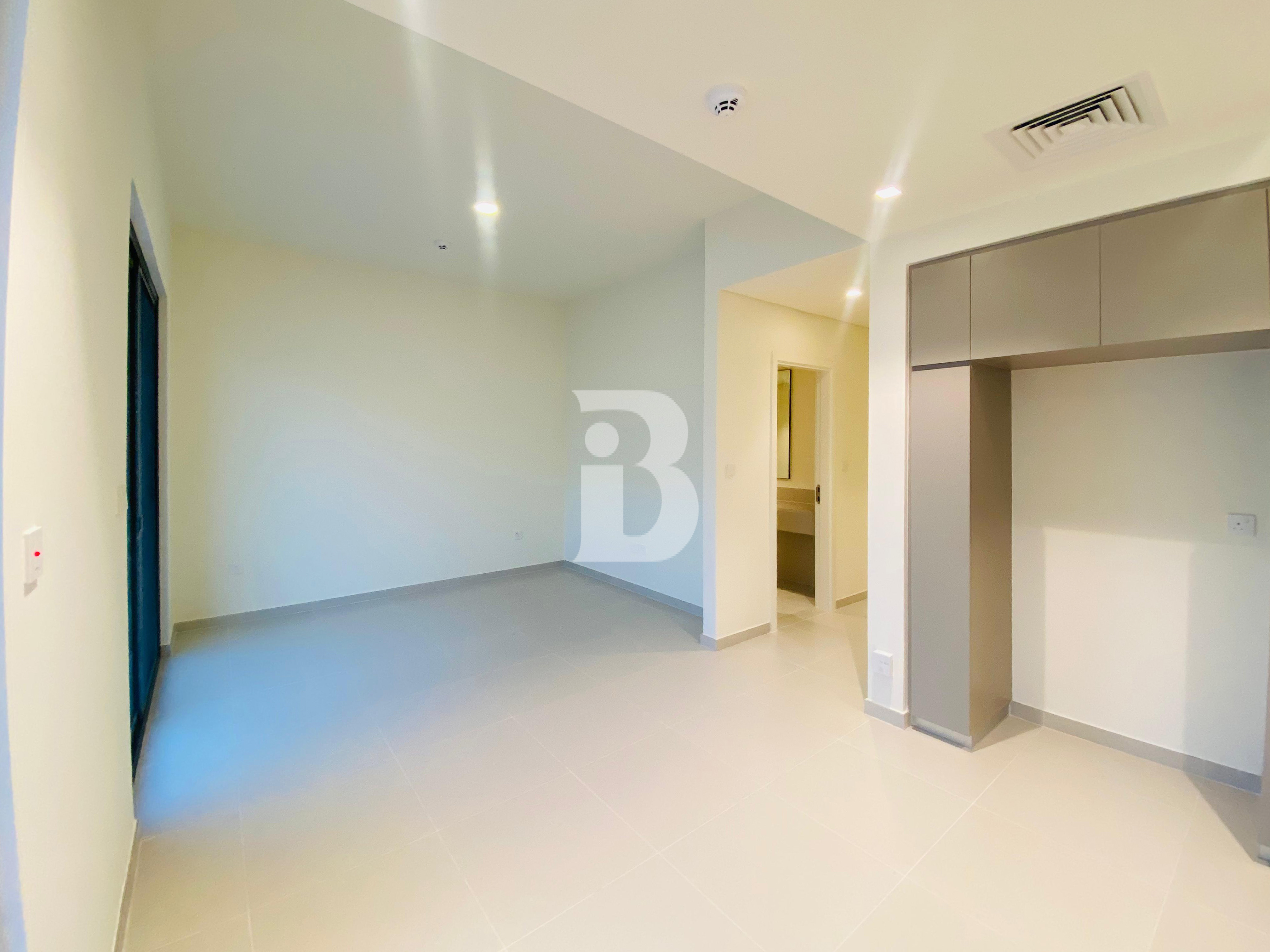 READY TO MOVE | LANDSCAPED | CLOSE TO AMENITIES