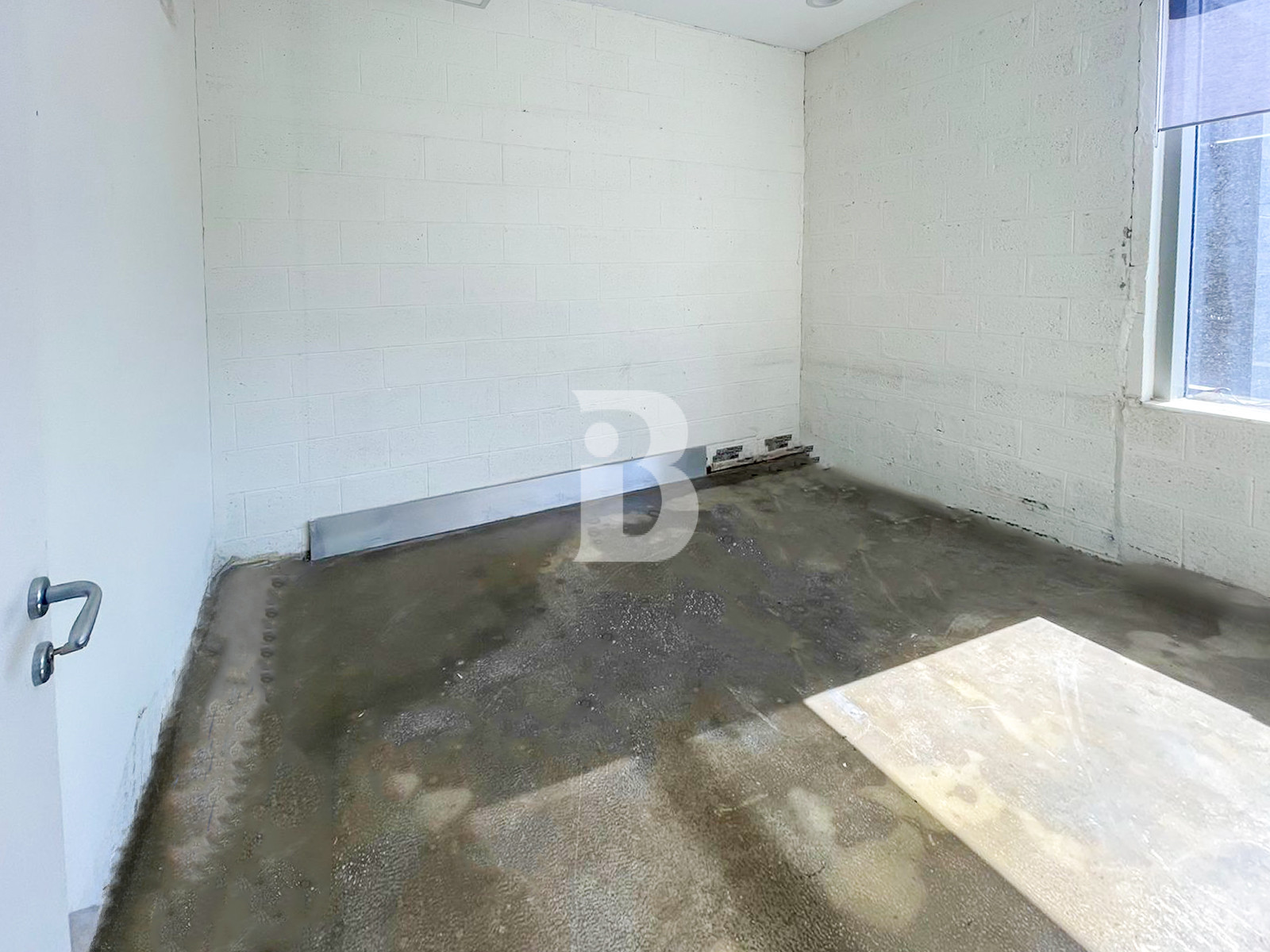 Grade A | Retail Space | Prime Location| Ready