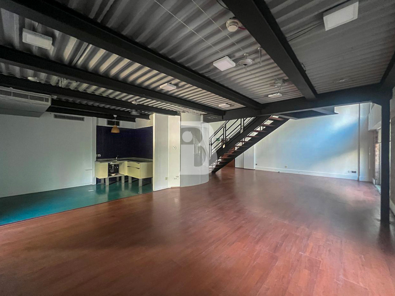 FULLY FITTED | NEWLY REFURBISHED | SPACIOUS OFFICE