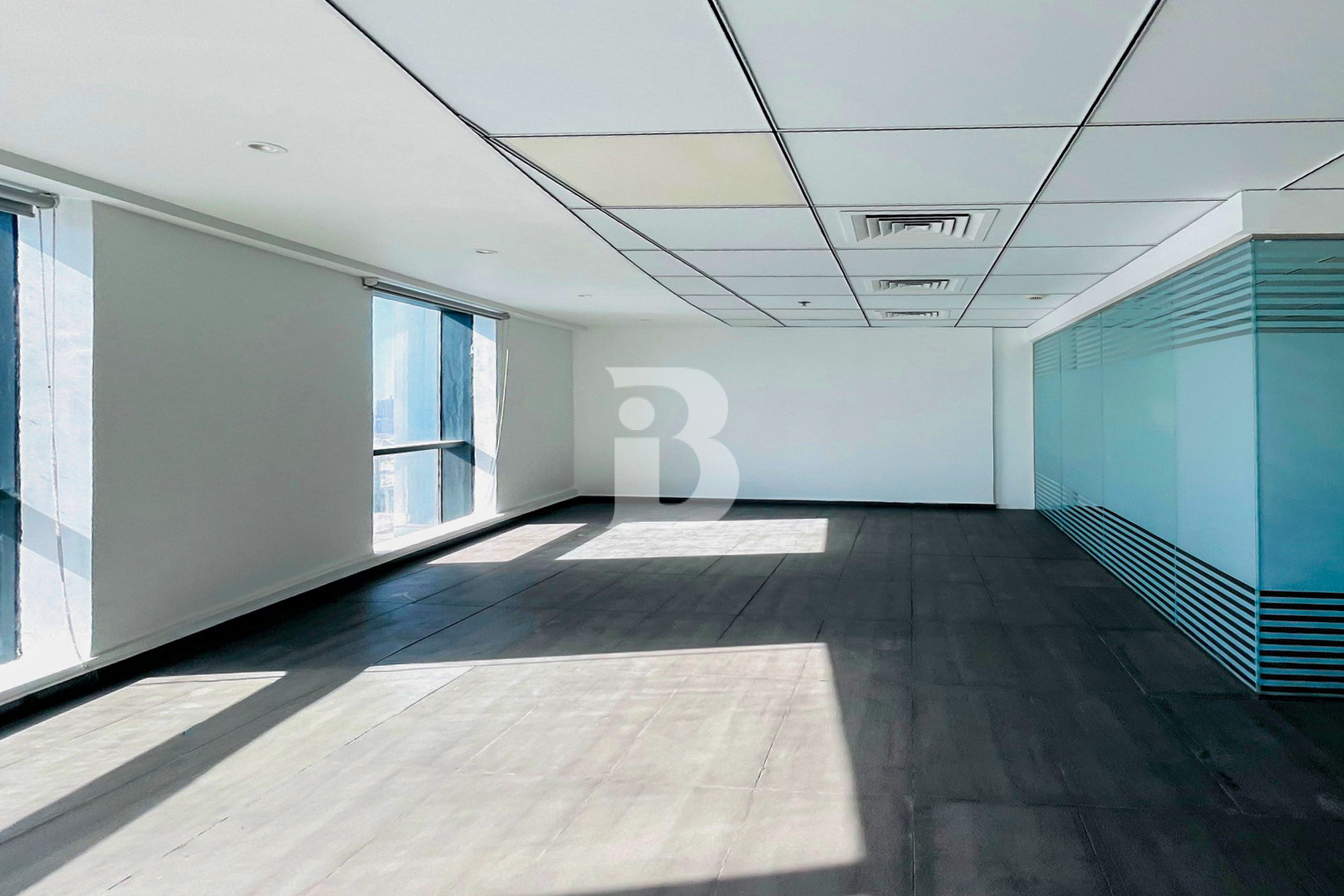 High-Floor Office | Near Metro | Excellent Value