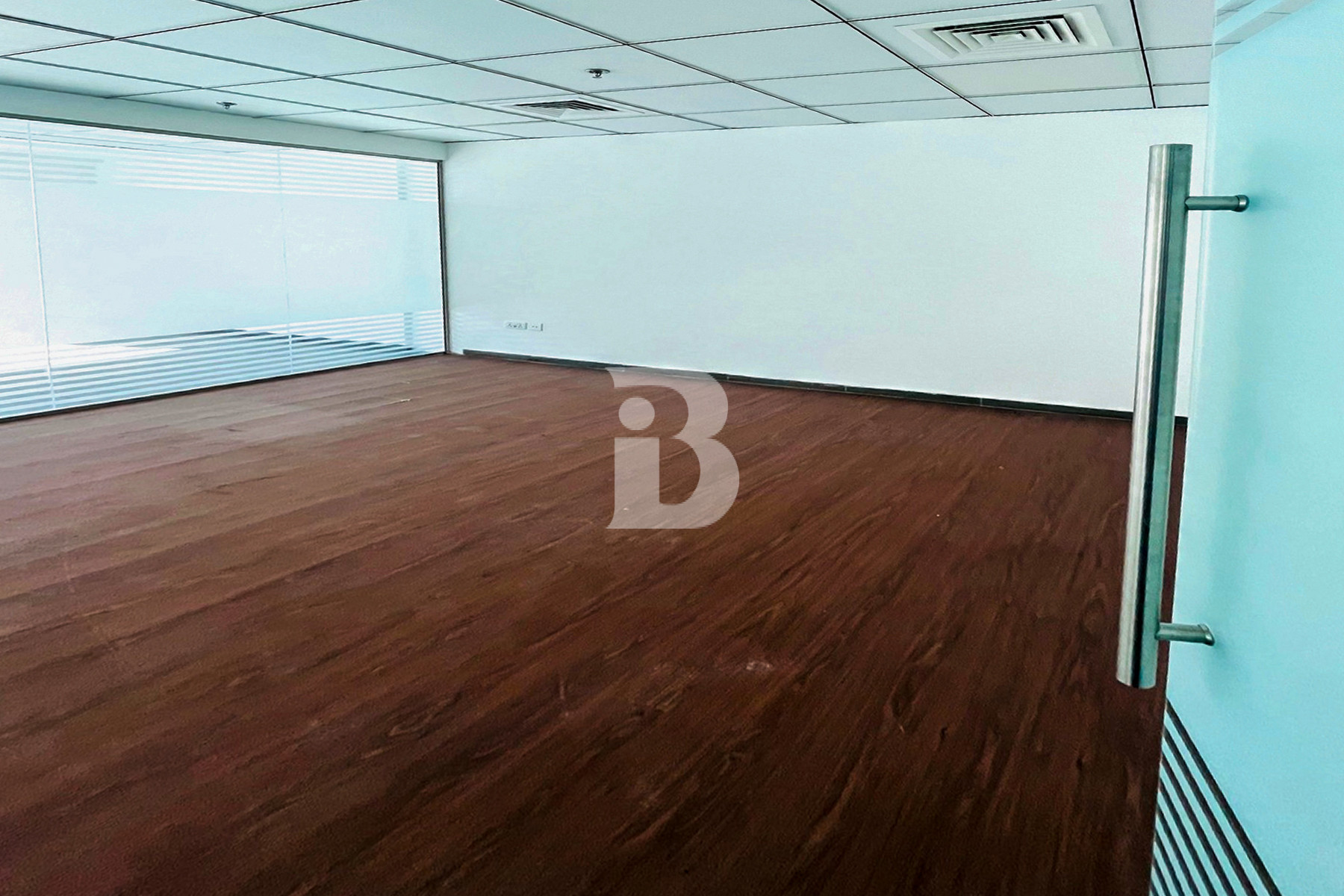 High-Floor Office | Near Metro | Excellent Value