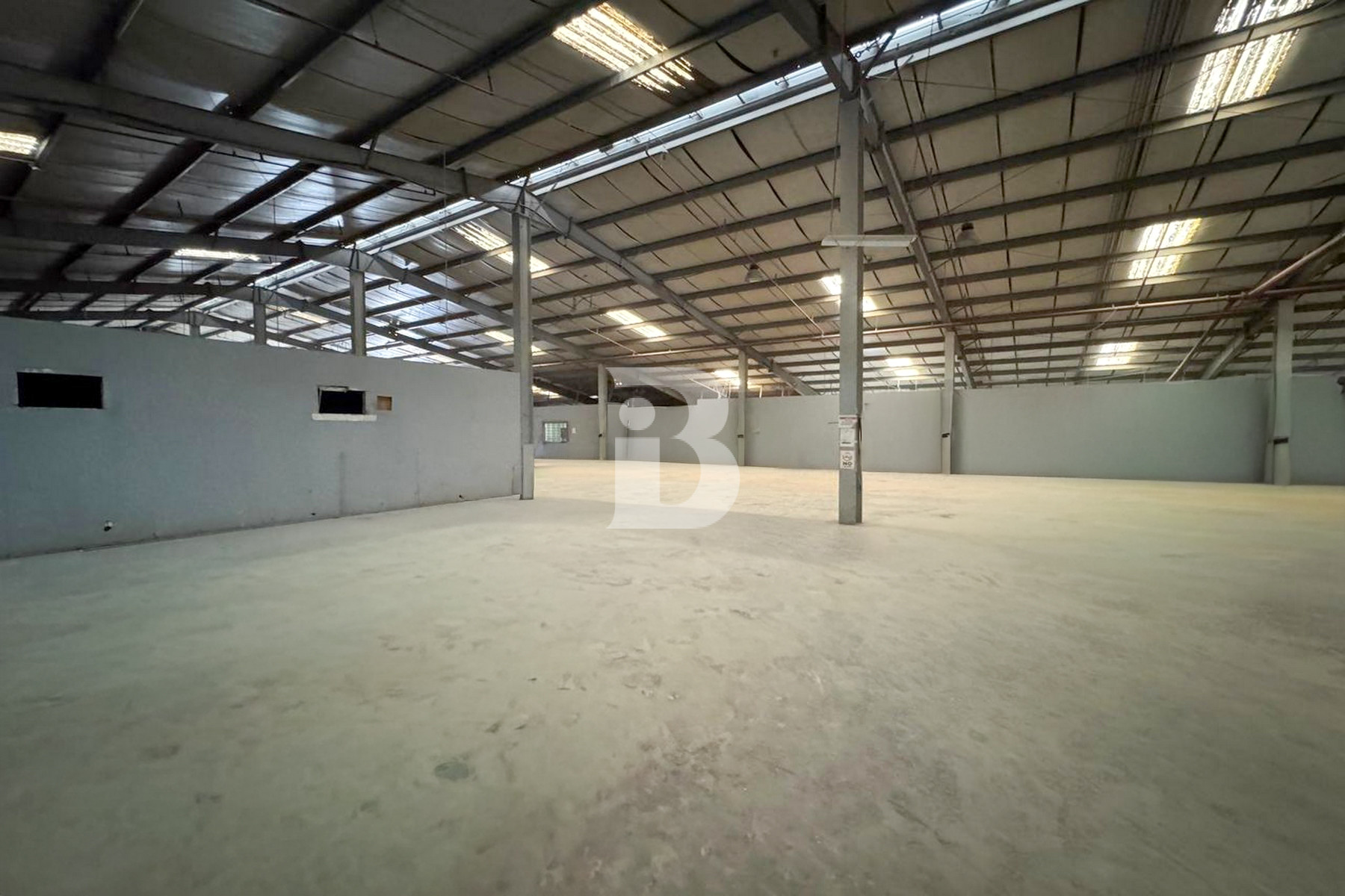 Standalone Warehouse | 1000 kW Power
