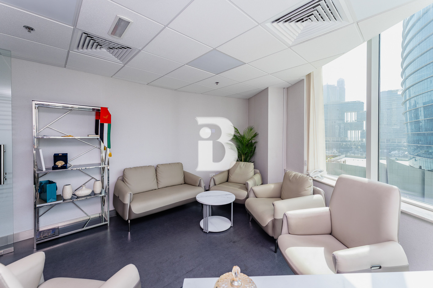 Vacant |  Furnished  Office | 2 parkings