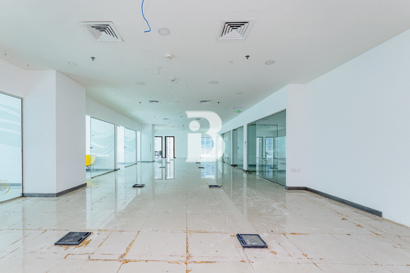 Vacant | Bright Office Space | 4 parking