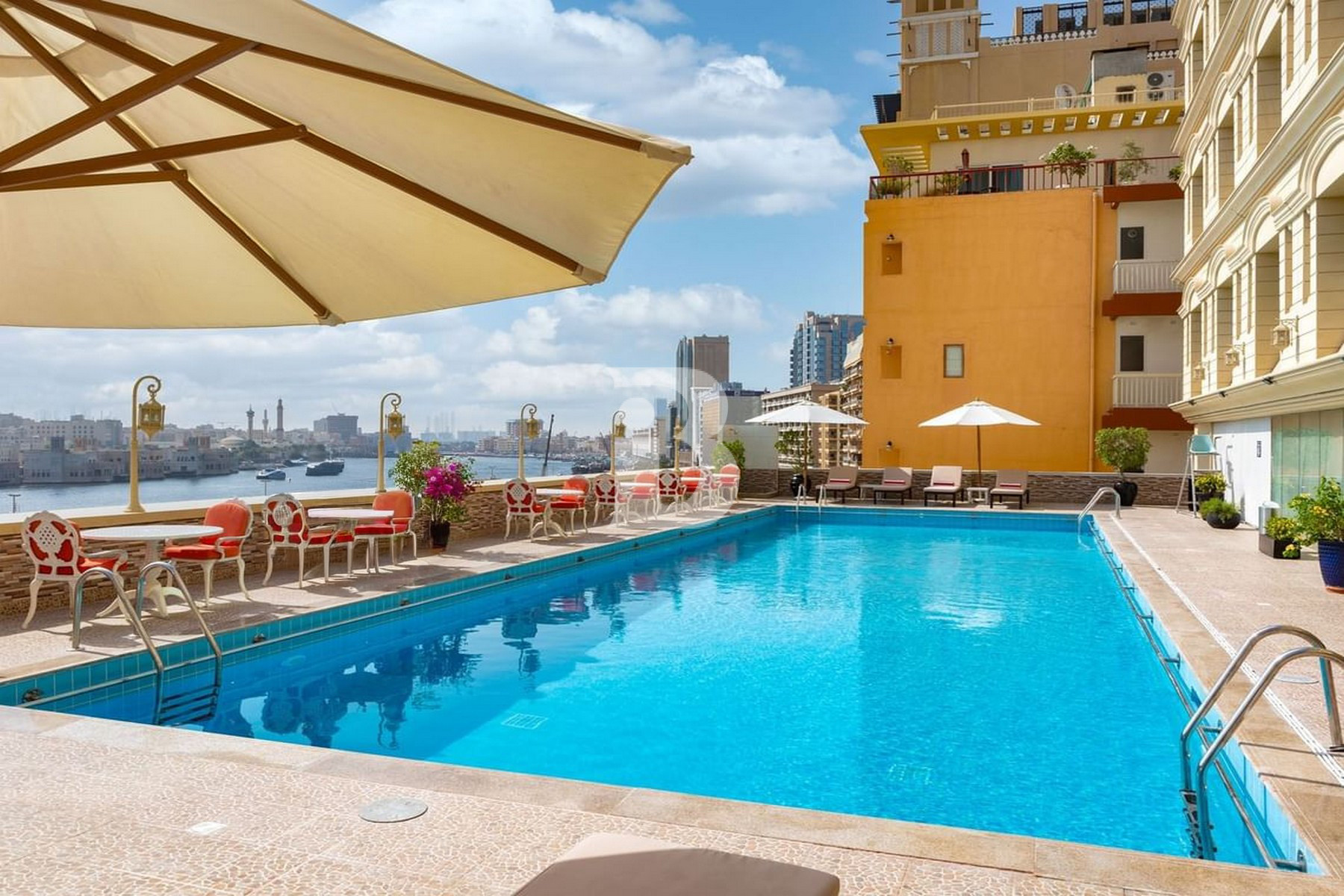 TERRACE POOL LOUNGE | CREEK VIEWS | SHISHA READY