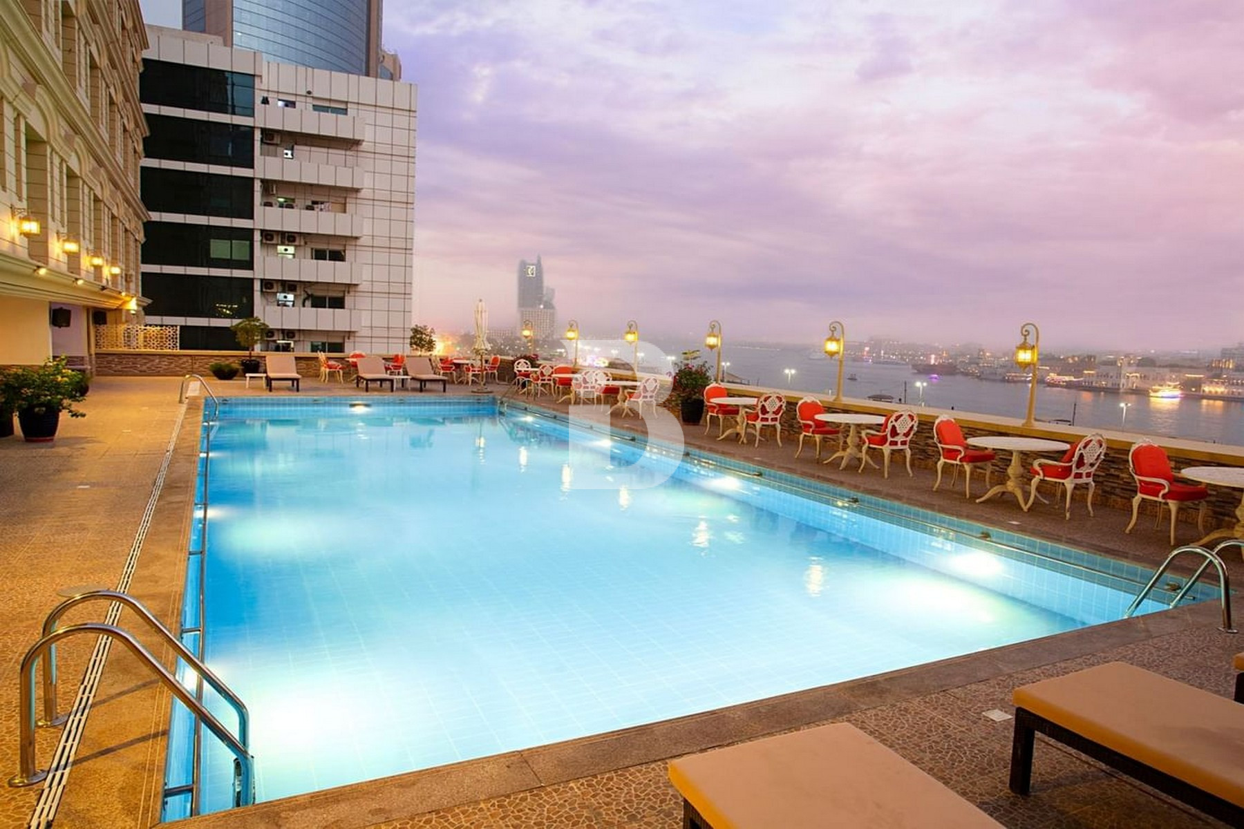 TERRACE POOL LOUNGE | CREEK VIEWS | SHISHA READY