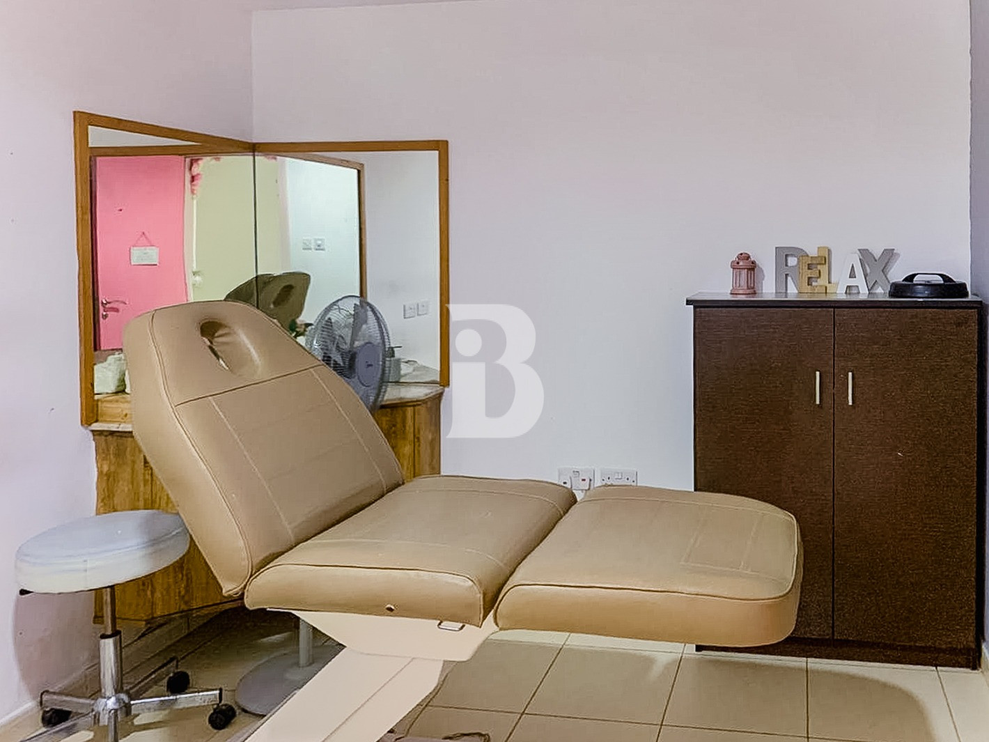 Retail Move-in 31 March | Fitted shop Spa