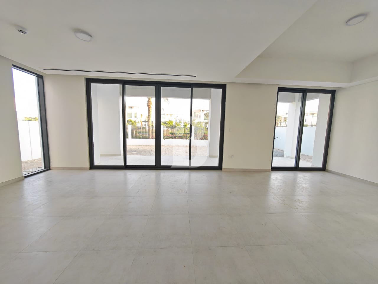 PRIME LOCATION |READY TO MOVE|BEST PRICE
