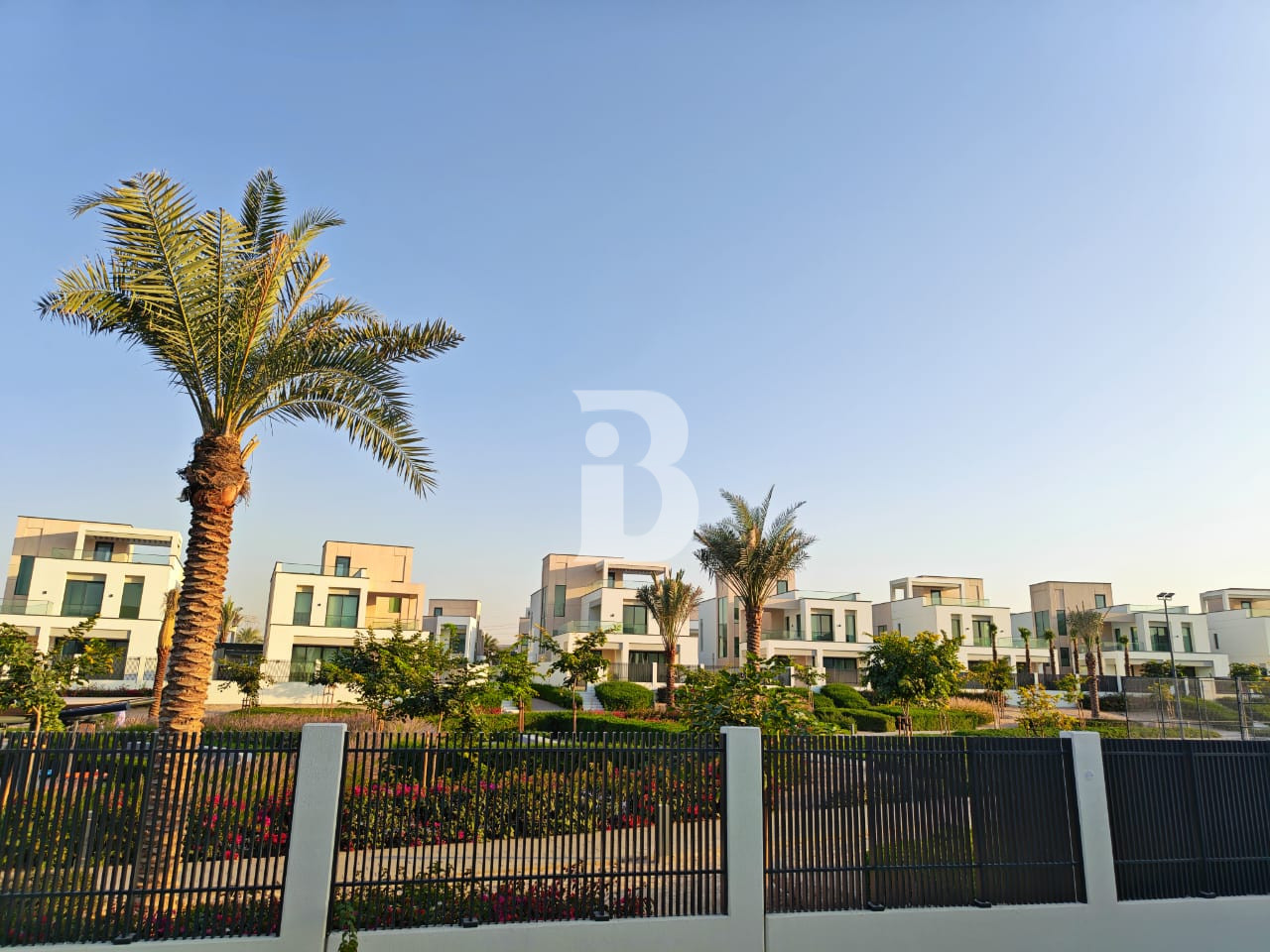 PARK VIEW|PRIME LOCATION | READY TO MOVE