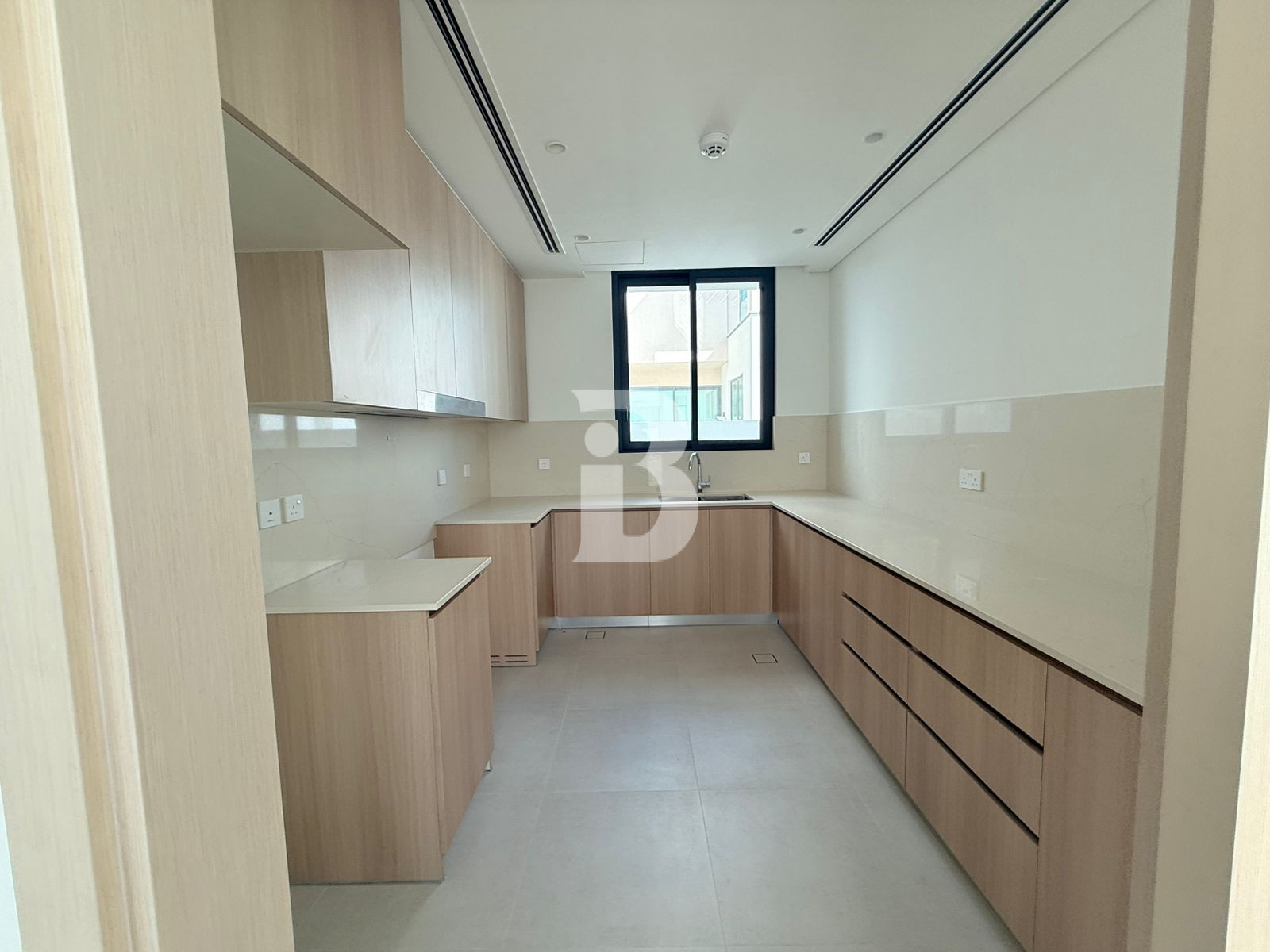 PRIME LOCATION | READY TO MOVE | PARK FACING