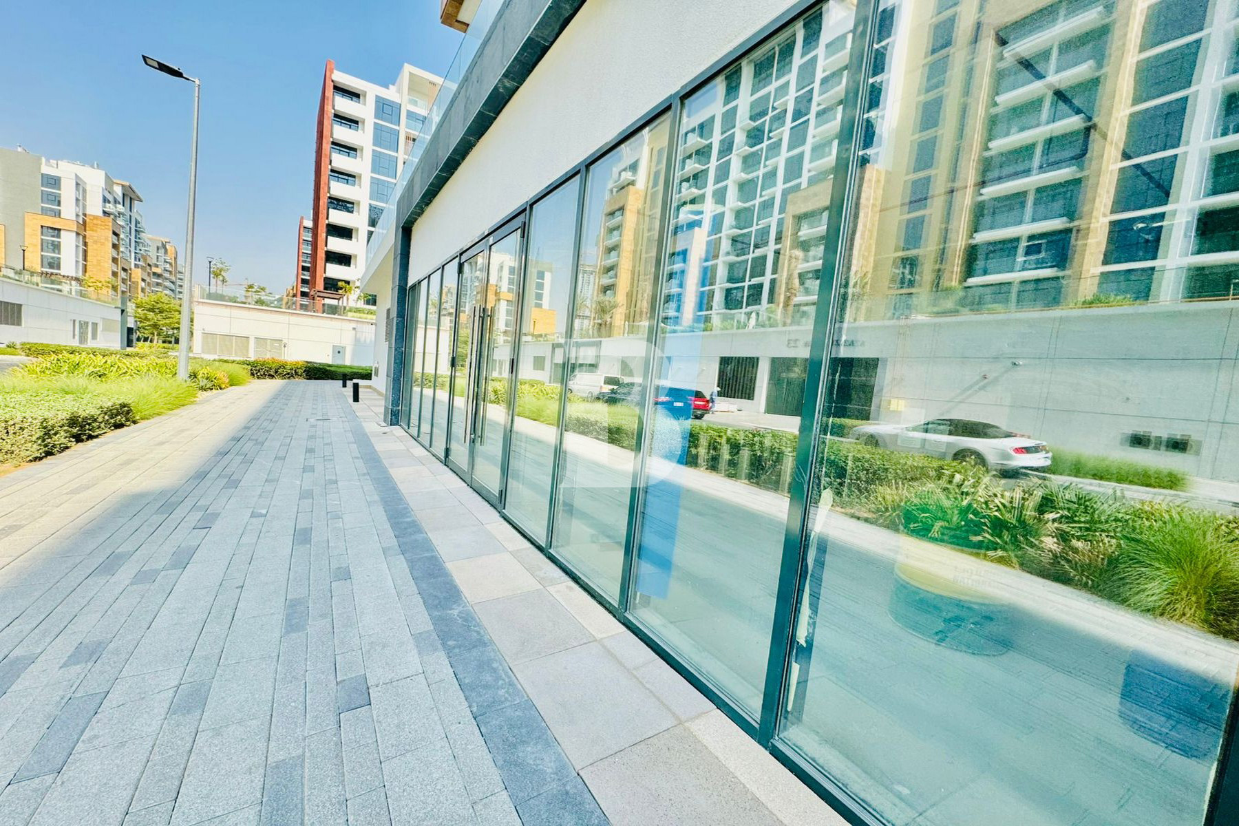 RETAIL I SHELL & CORE | NEGOTIABLE