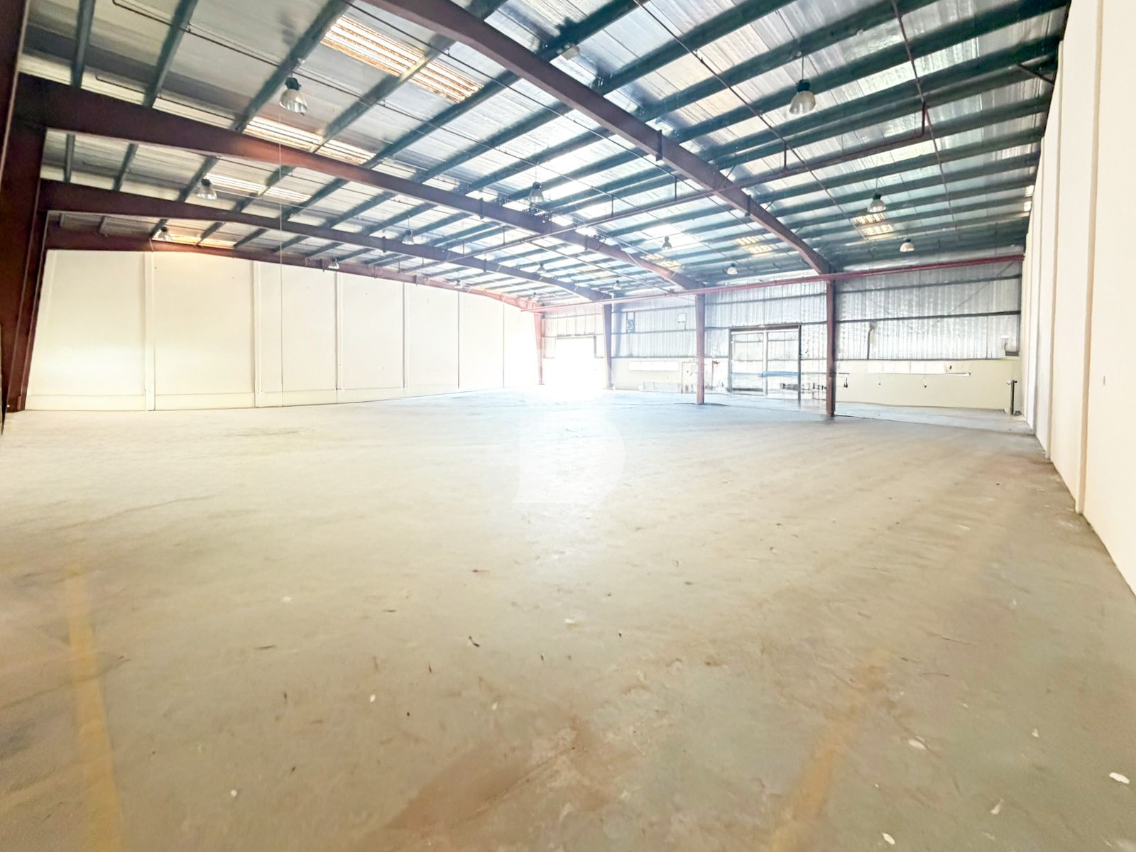 185 KW Good for kitchen 9700 sqft Warehouse in DIP