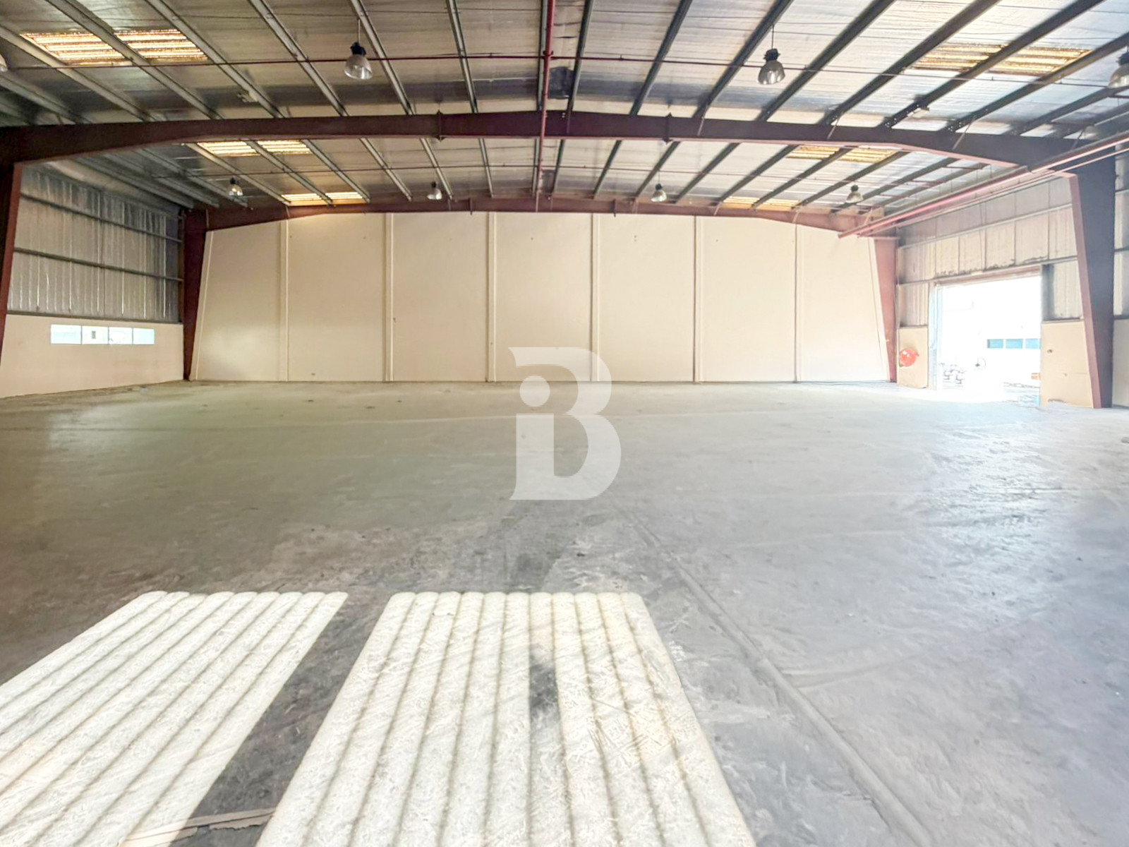185 KW Good for kitchen 9700 sqft Warehouse in DIP