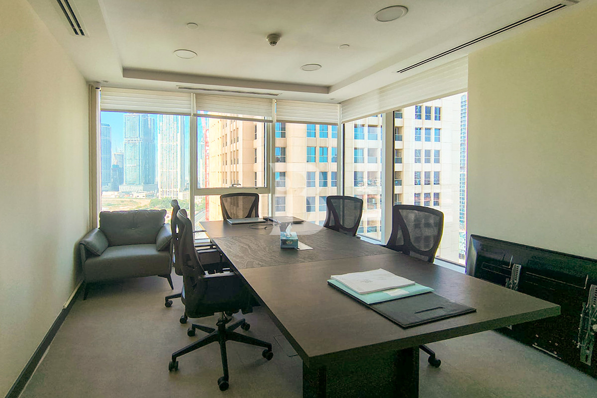 FULLY FITTED | GLASS CABINS | CITY VIEW