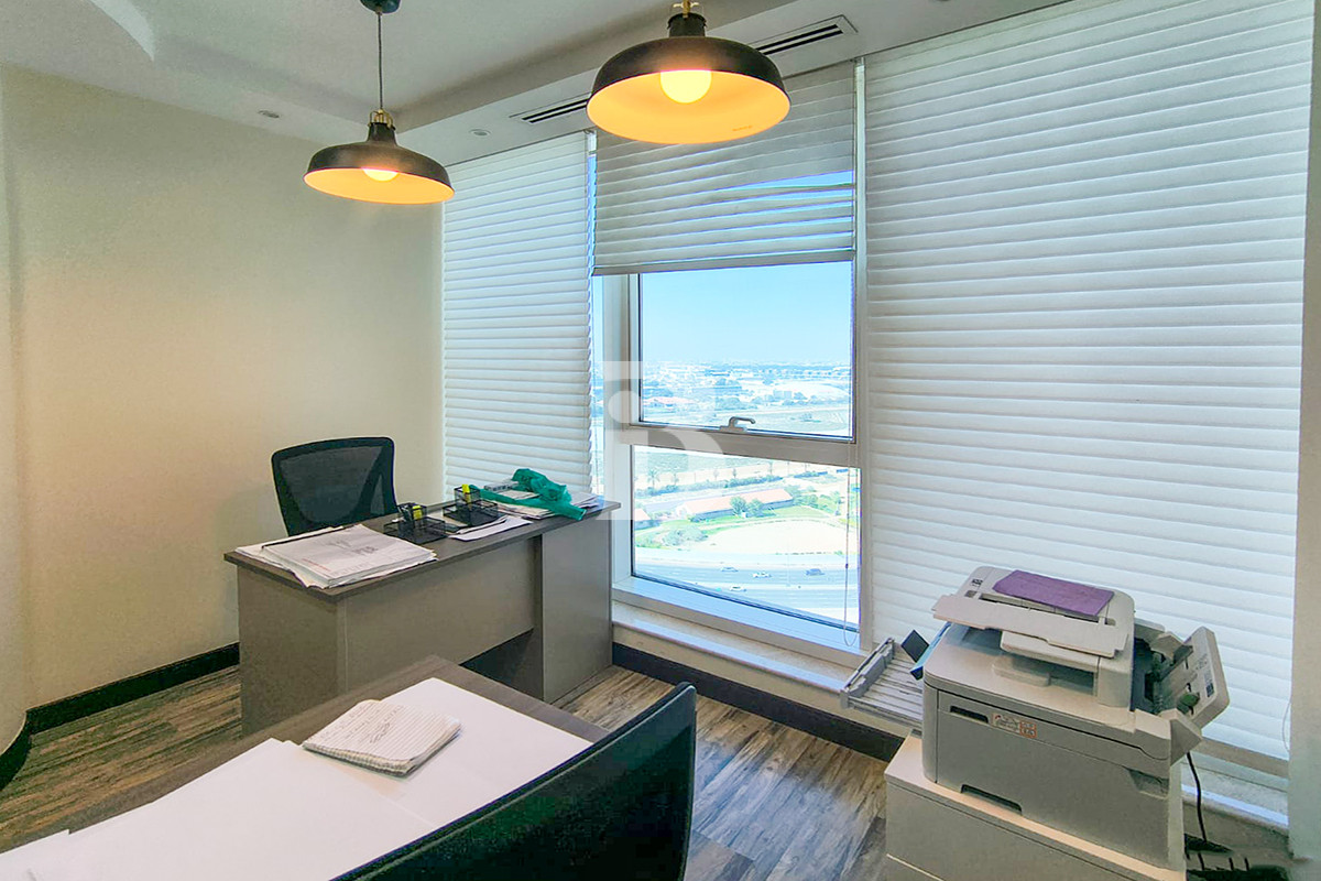 FULLY FITTED | GLASS CABINS | CITY VIEW