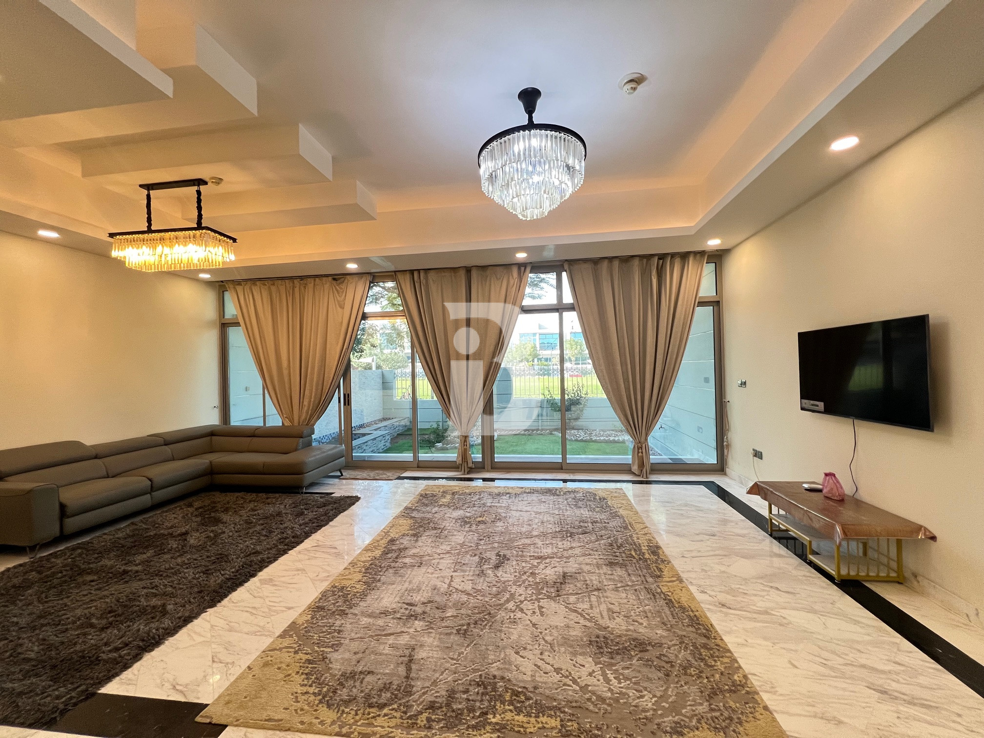 CORNER UNIT | LANDSCAPED GARDEN | 4BED MAIDS