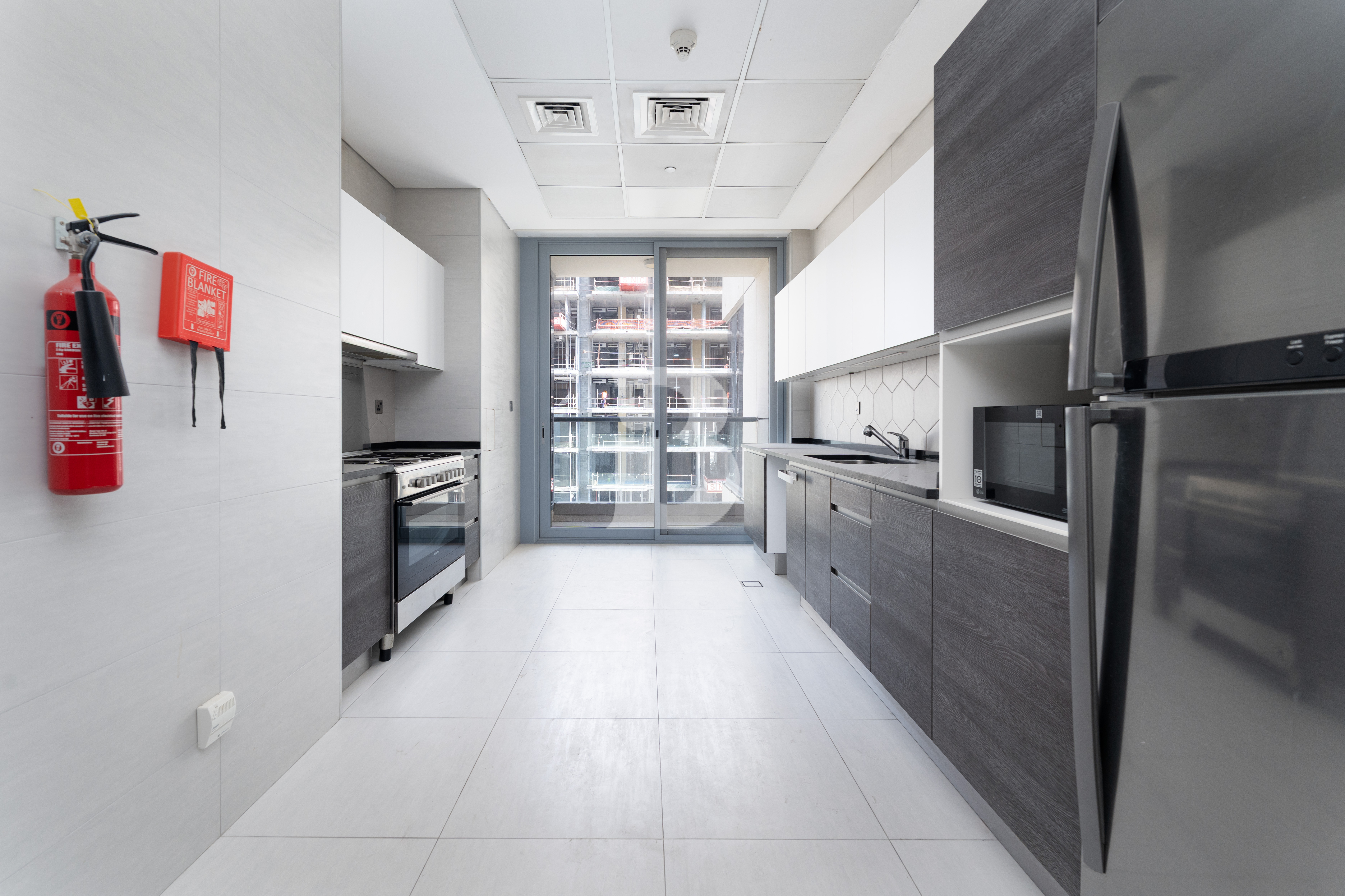 BURJ VIEW |SPACIOUS AND BRIGHT |MOTIVATED LANDLORD