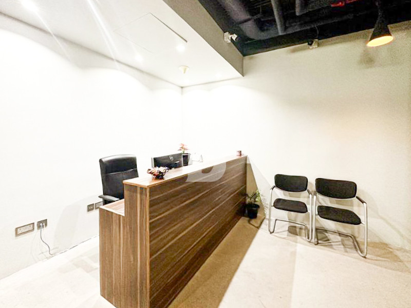 Fully Furnished Office | Near Metro | Regal Tower – Business Bay