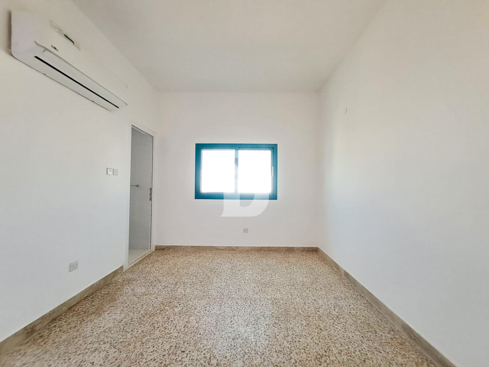 Private Entrance Villa |3BR + Maid| Parking Spaces