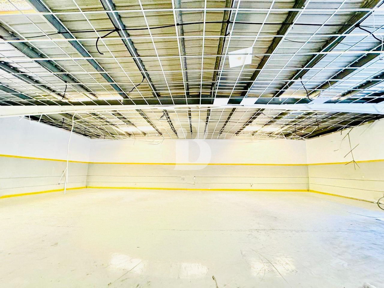 Available 1st May | 30 Kw Power | 6 to 7 Mtrs