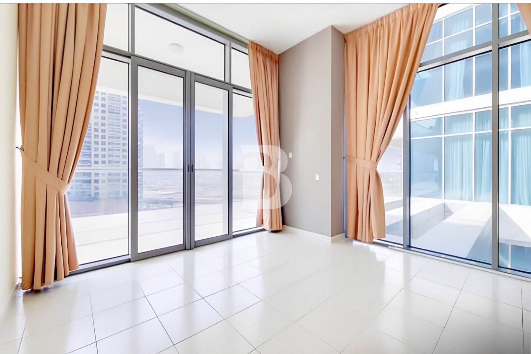 Unfurnished|Spacious|Burj Khalifa and Canal view