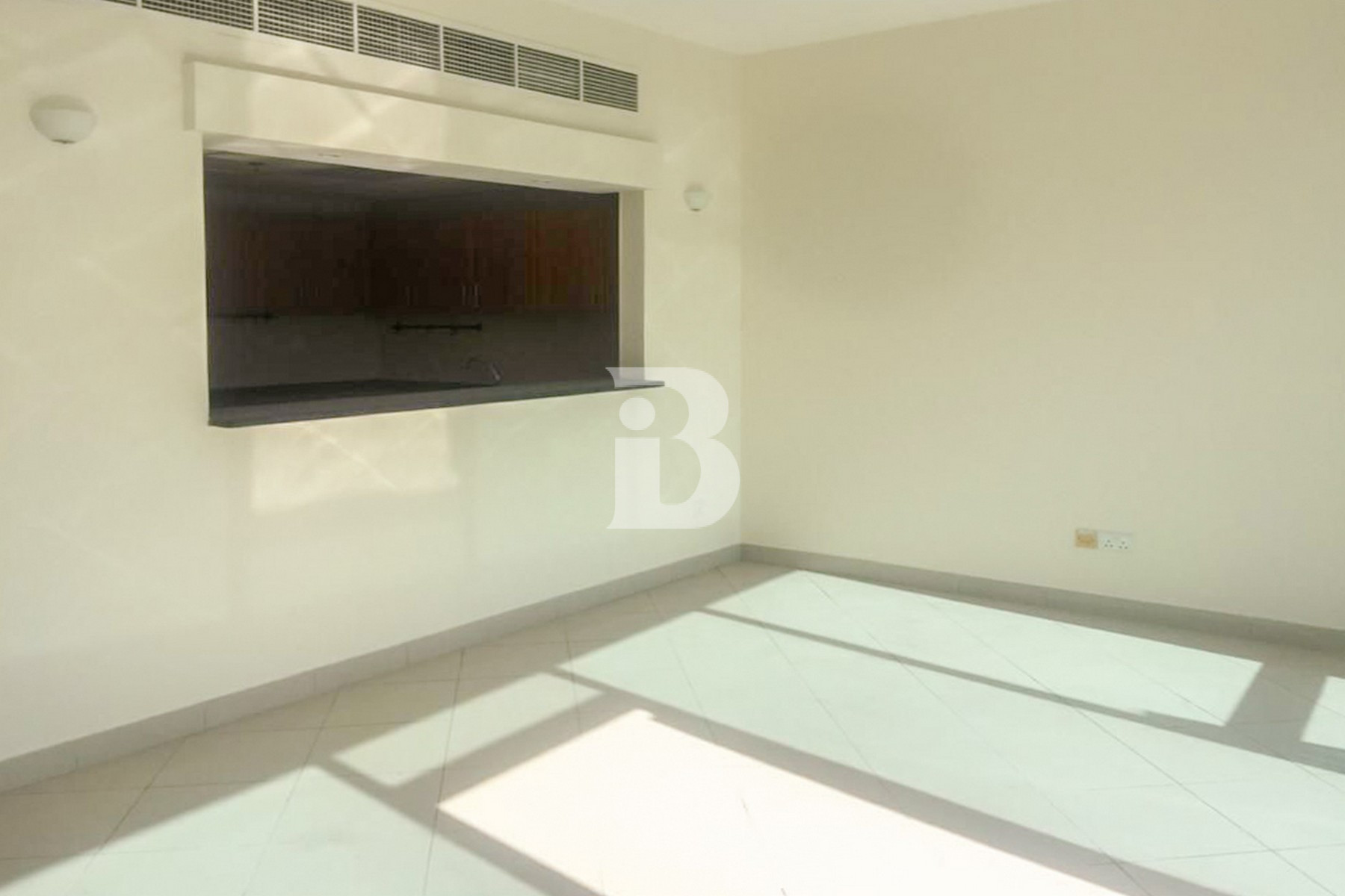 SPACIOUS 1BR | CANAL VIEW | PRIME LOCATION 2