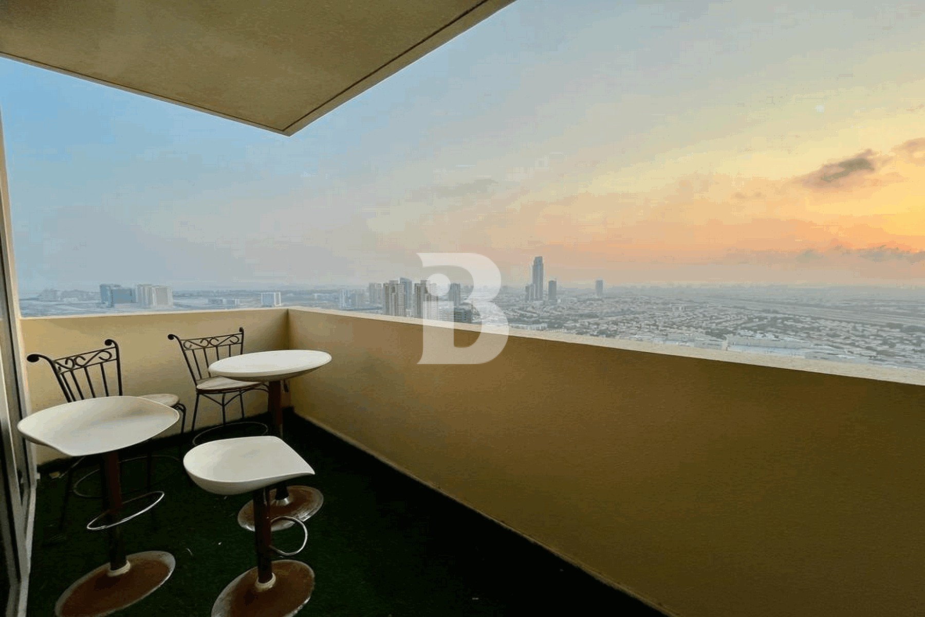 LOW PRICE | URGENTLY for RENT | Corner Unit