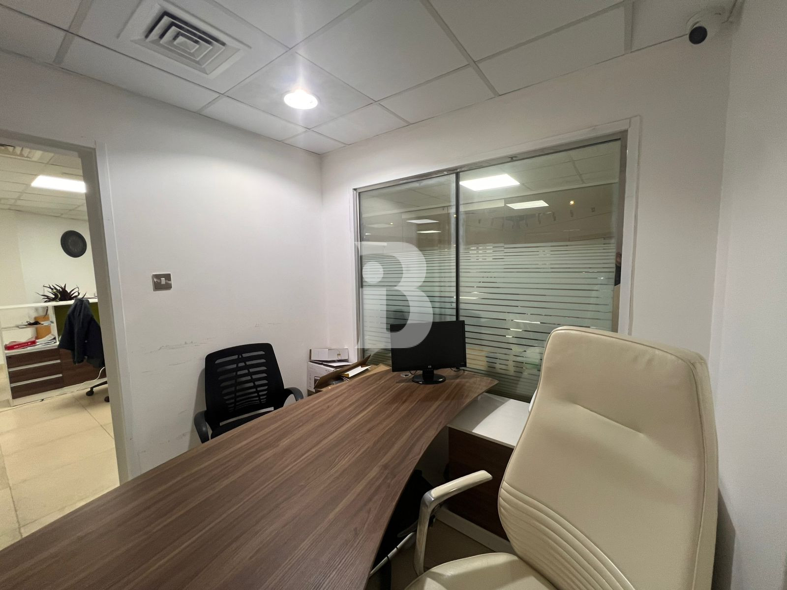SPACIOUS OFFICE | CANAL VIEW | PRIME LOCATION
