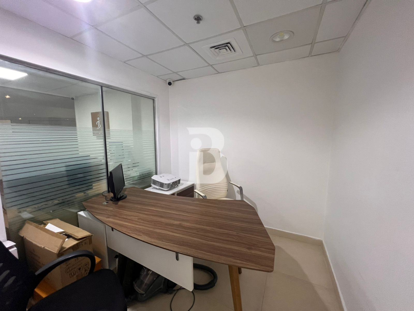 SPACIOUS OFFICE | CANAL VIEW | PRIME LOCATION
