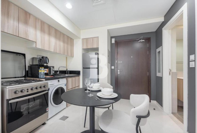 LUXURY FURNISHED | READY TO MOVE | FULL GOLF VIEW