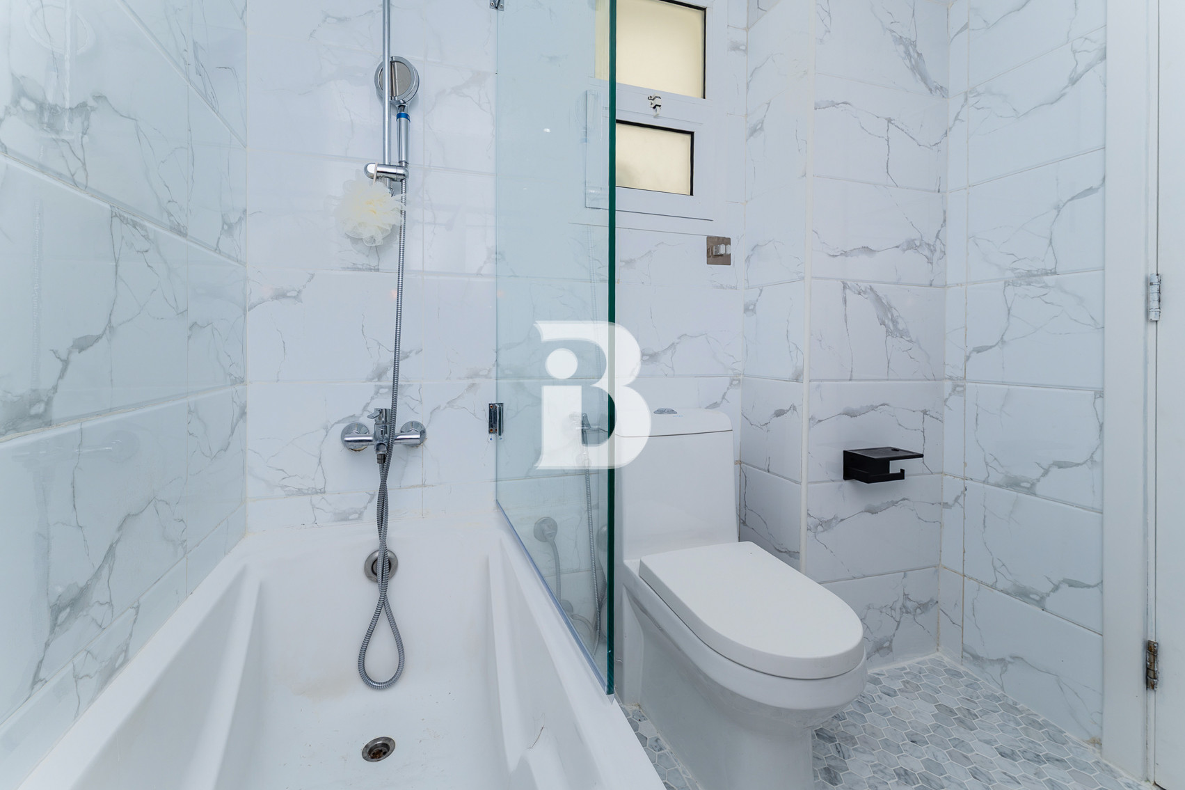 LUXURIOUS | SPACIOUS LAYOUT | FULLY FURNISHED