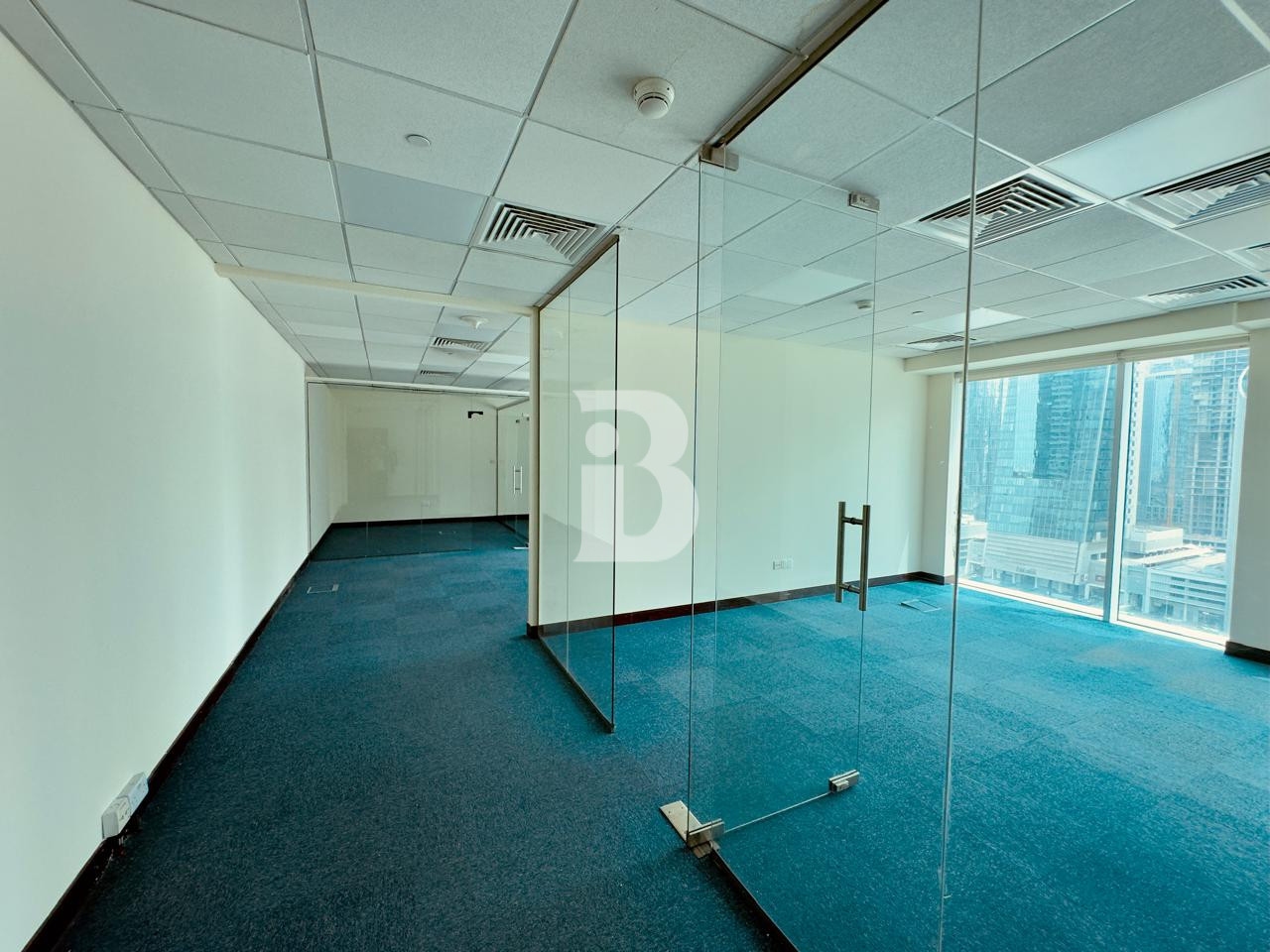 Near Metro I On SZR I Fitted office