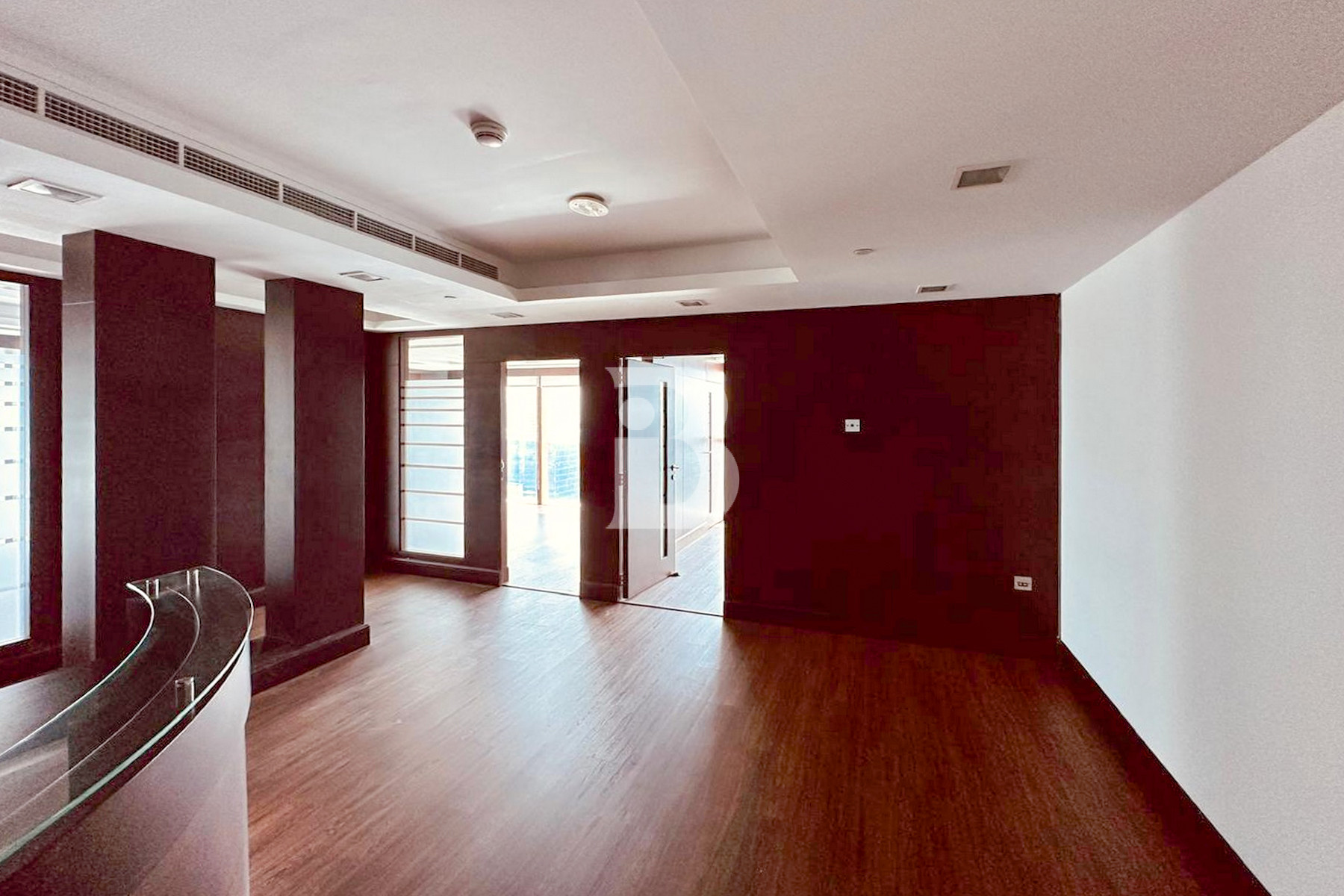 Near Metro I SZR, Canal and Sea Views