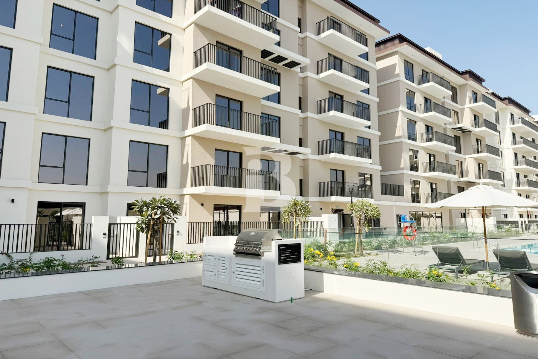 BRAND NEW|SPACIOUS AND MODERN |READY TO MOVE 1