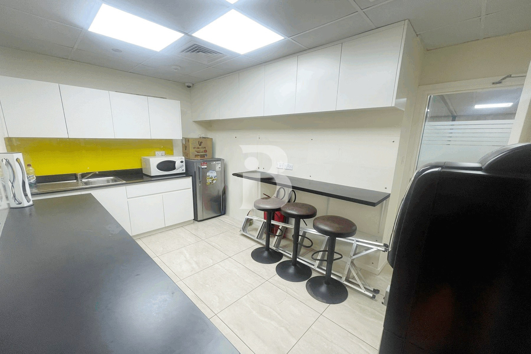 Fully Furnished | Water views | 10 Parkings