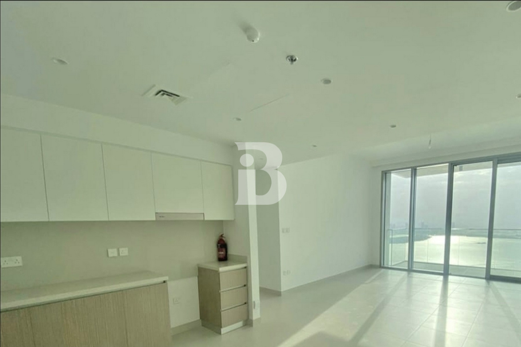 Burj Sea View | Unfurnished | High Floor