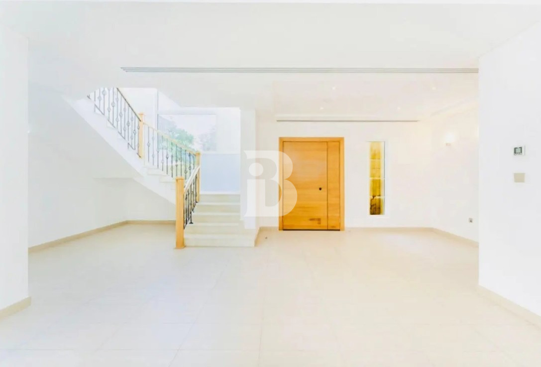 Exclusive | 4BR Legacy Nova Villa | District 9