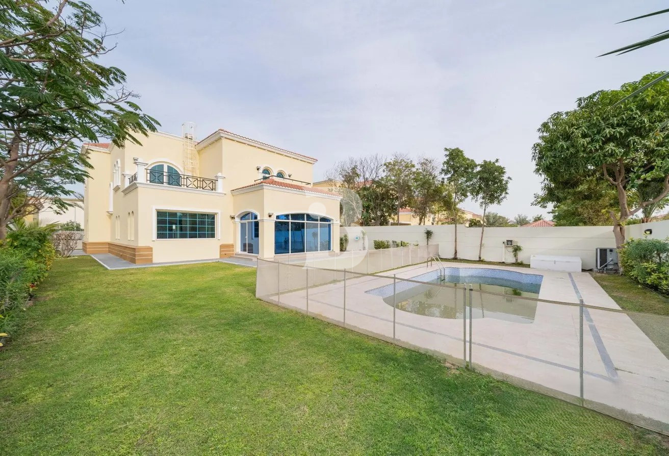 Huge Plot | Vastu | Upgraded | Private Pool 3