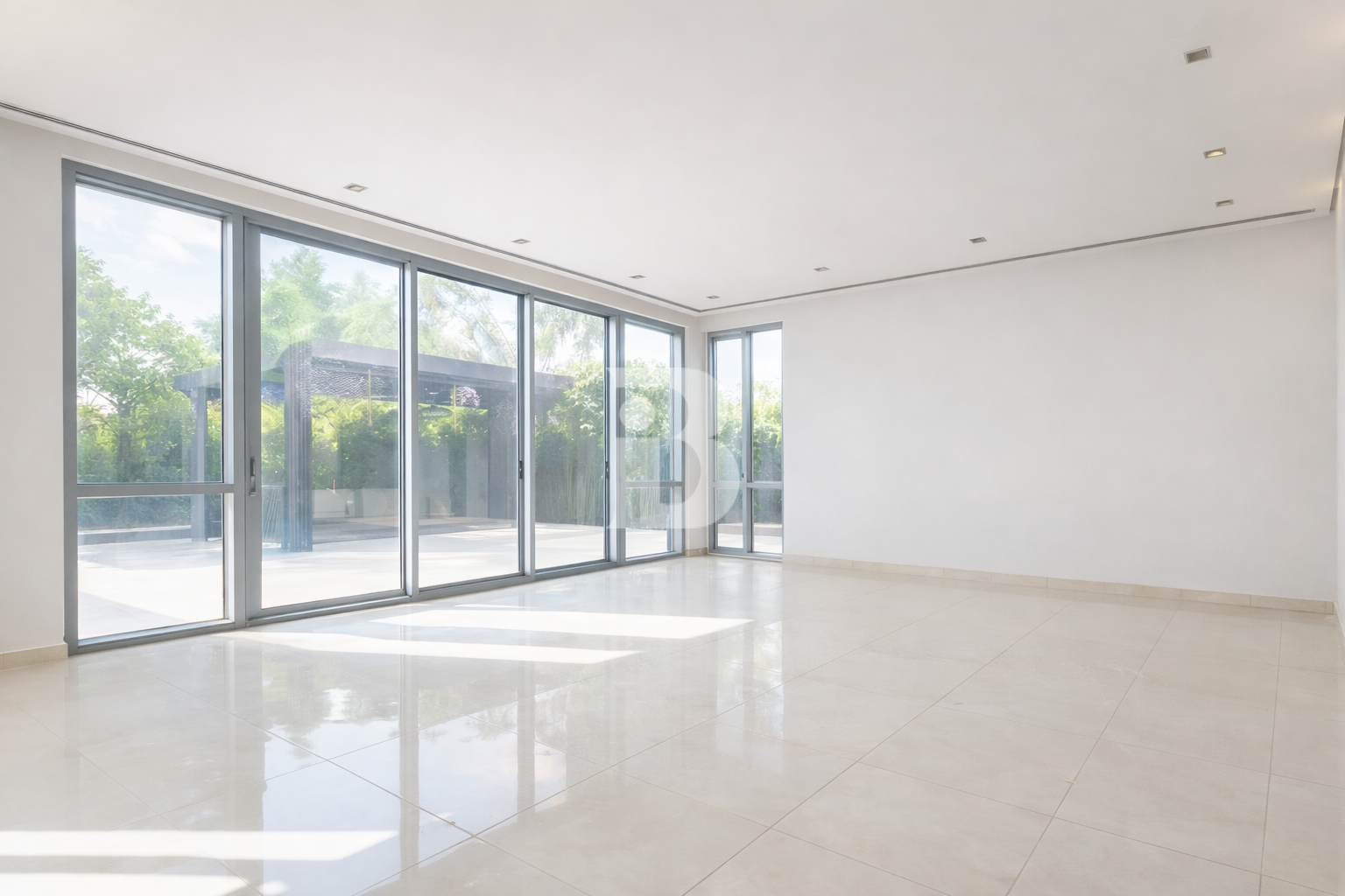 Vacant| Spacious | Fully upgraded