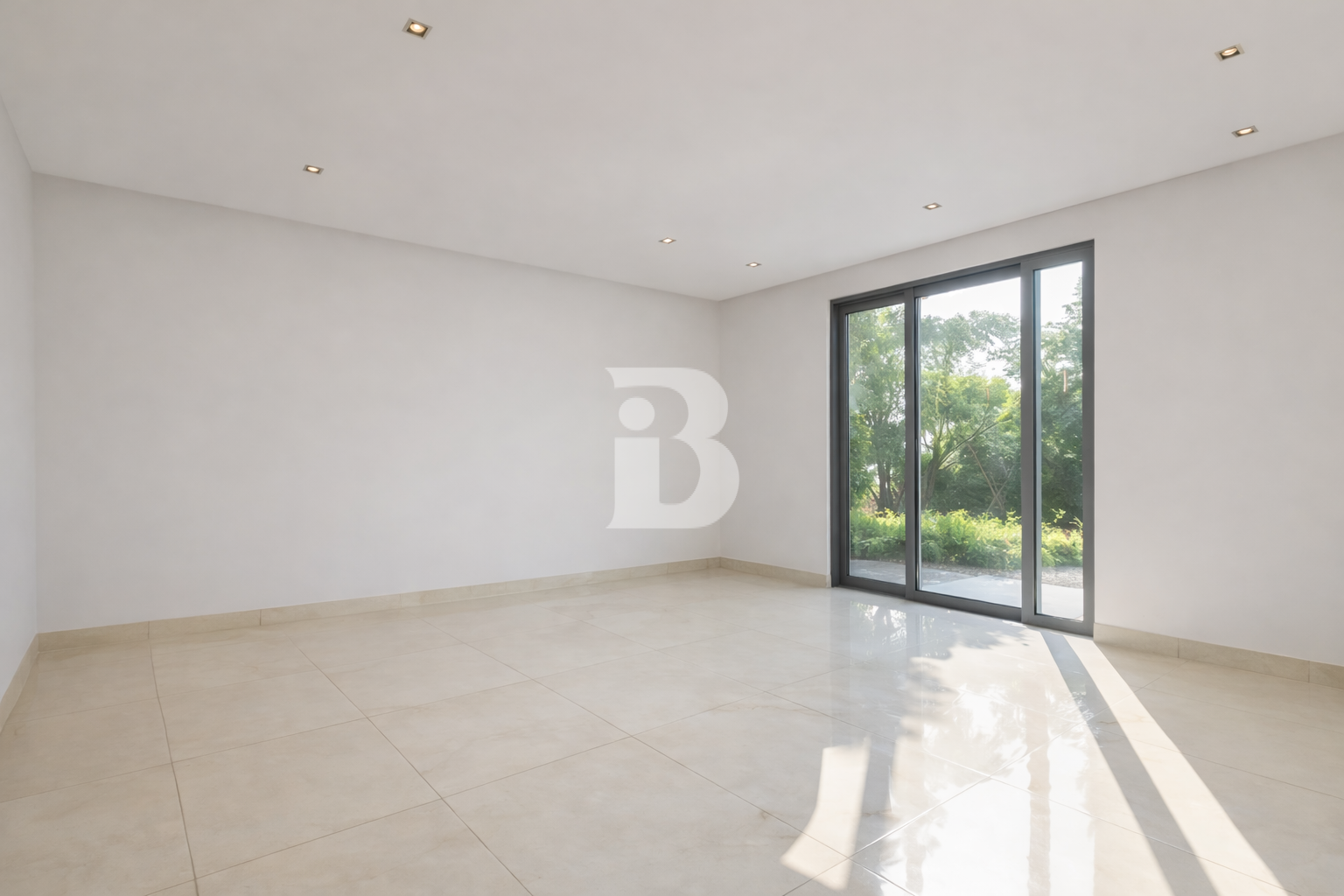 Vacant| Spacious | Fully upgraded