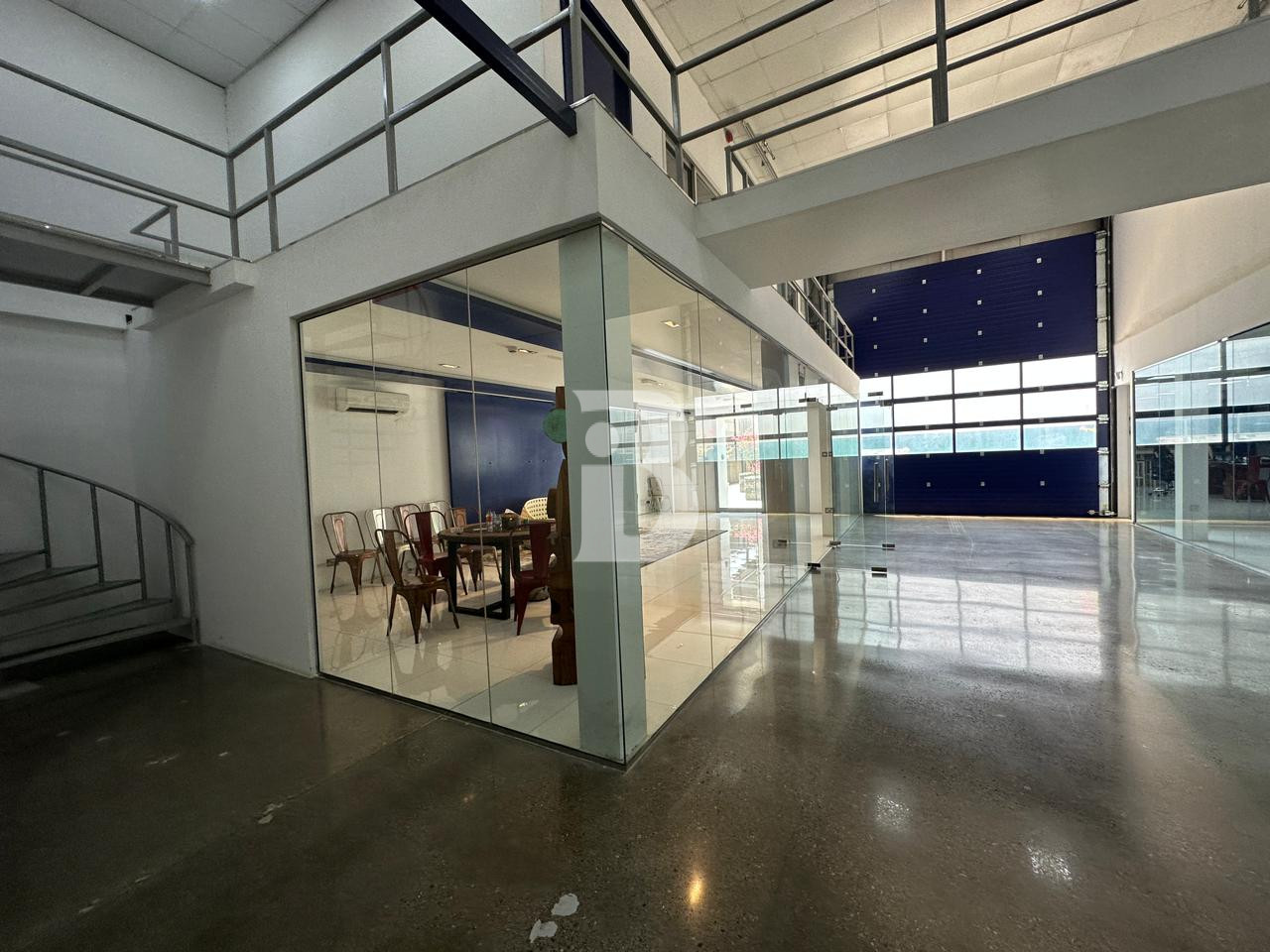 Premium Showroom + Warehouse | High Ceiling