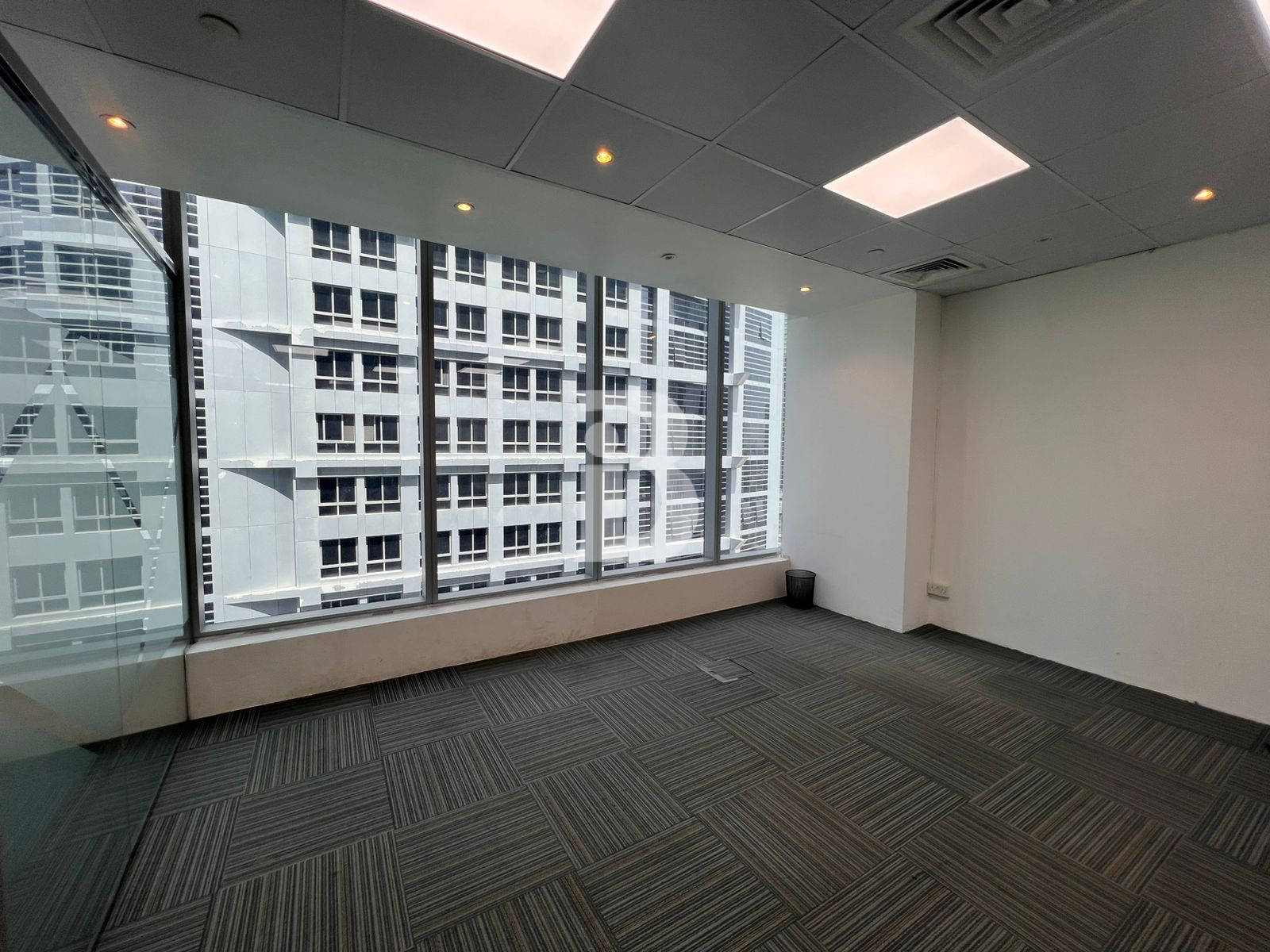 Iconic Address | Prime Location | Ready Office