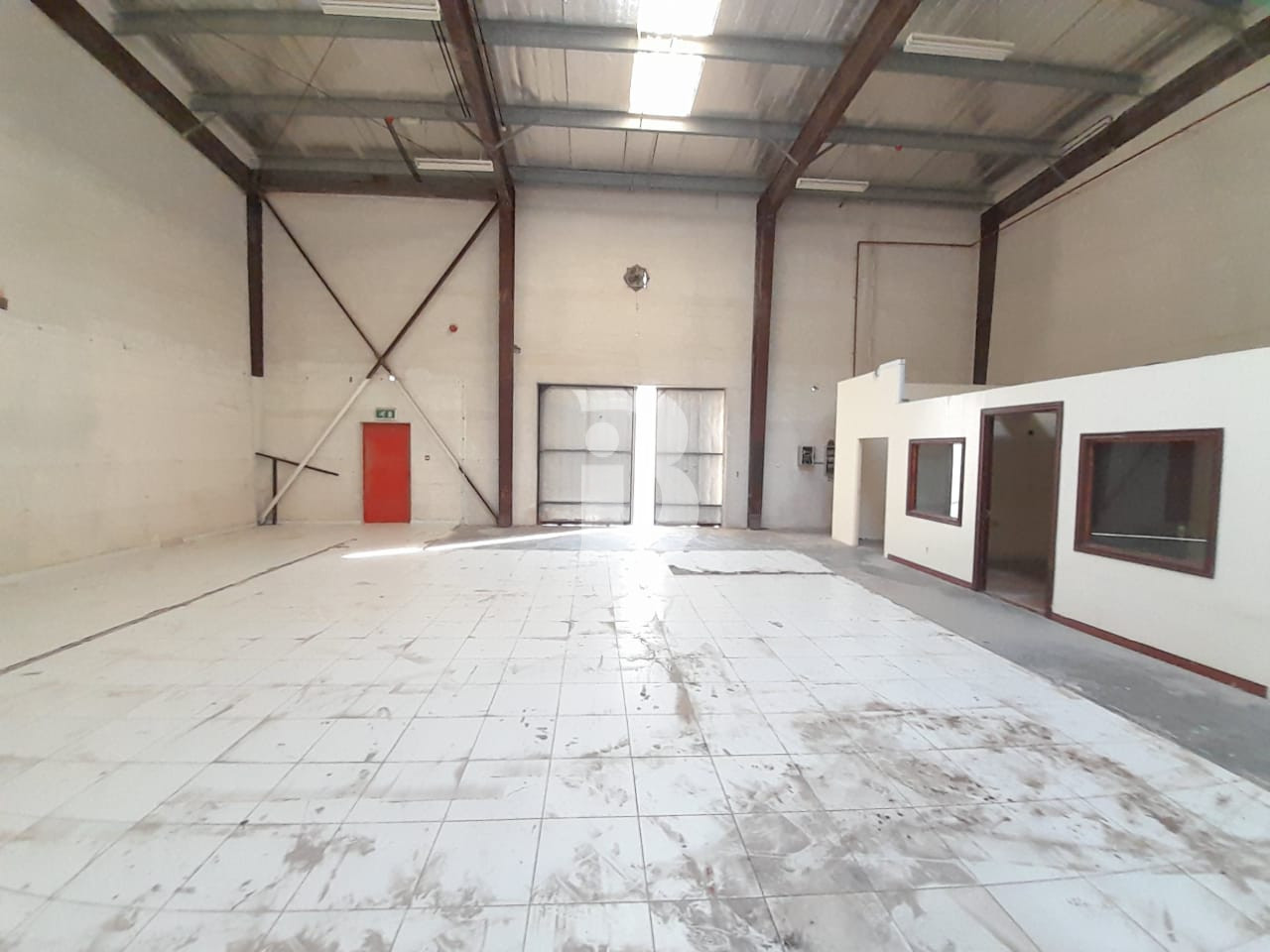 Only 150 k yearly 1865 Sqft Warehouse in DIP
